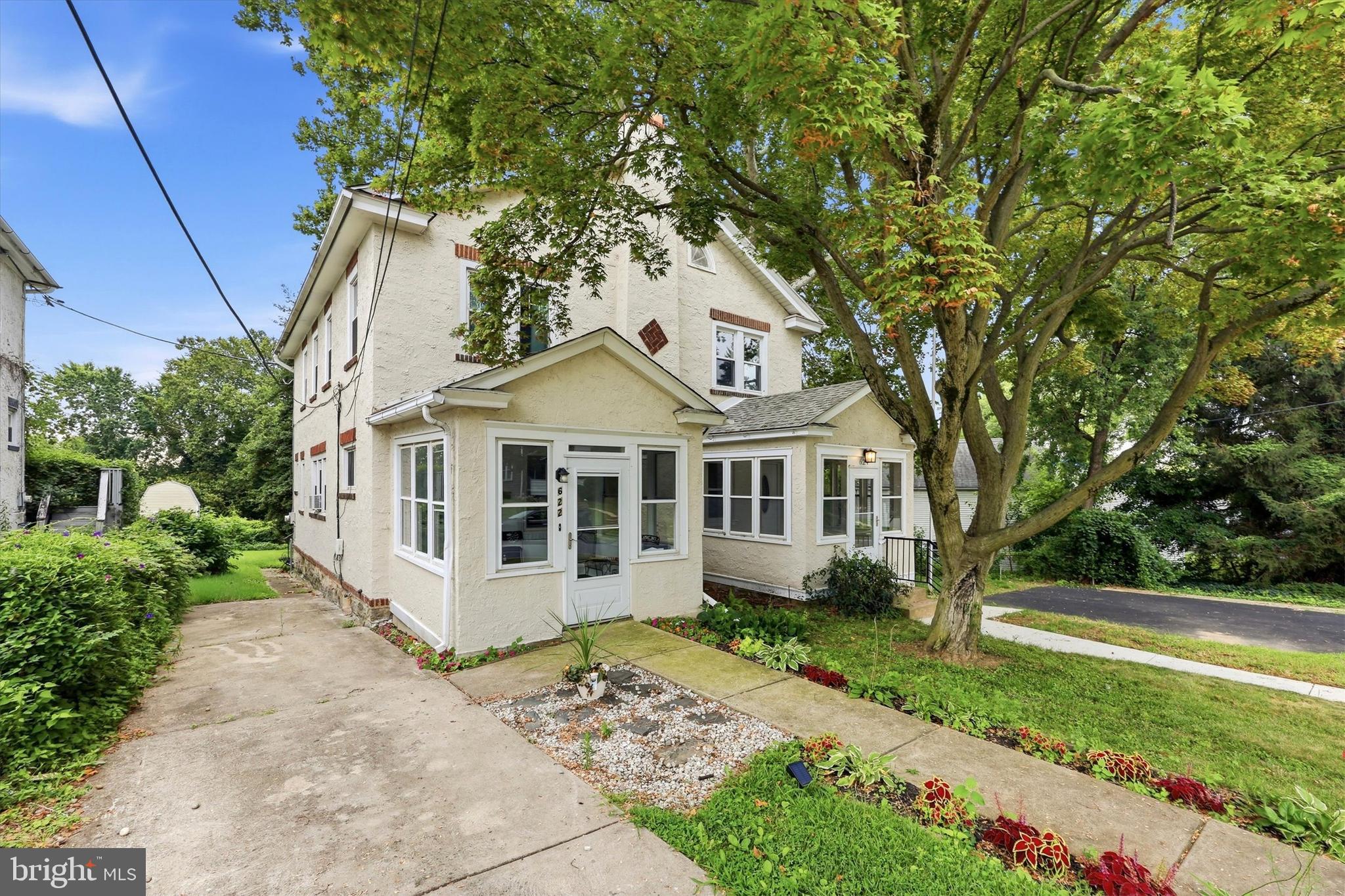 622 SENECA AVENUE