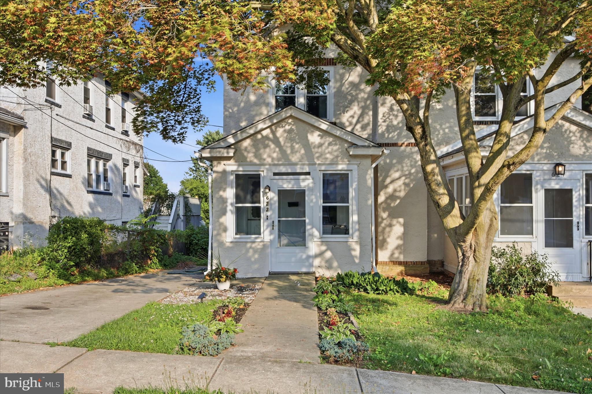 622 SENECA AVENUE