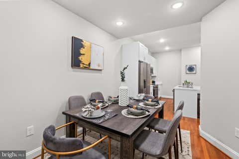 Townhouse For Sale - 2103 Mcculloh Street<br/> BALTIMORE, MD 21217