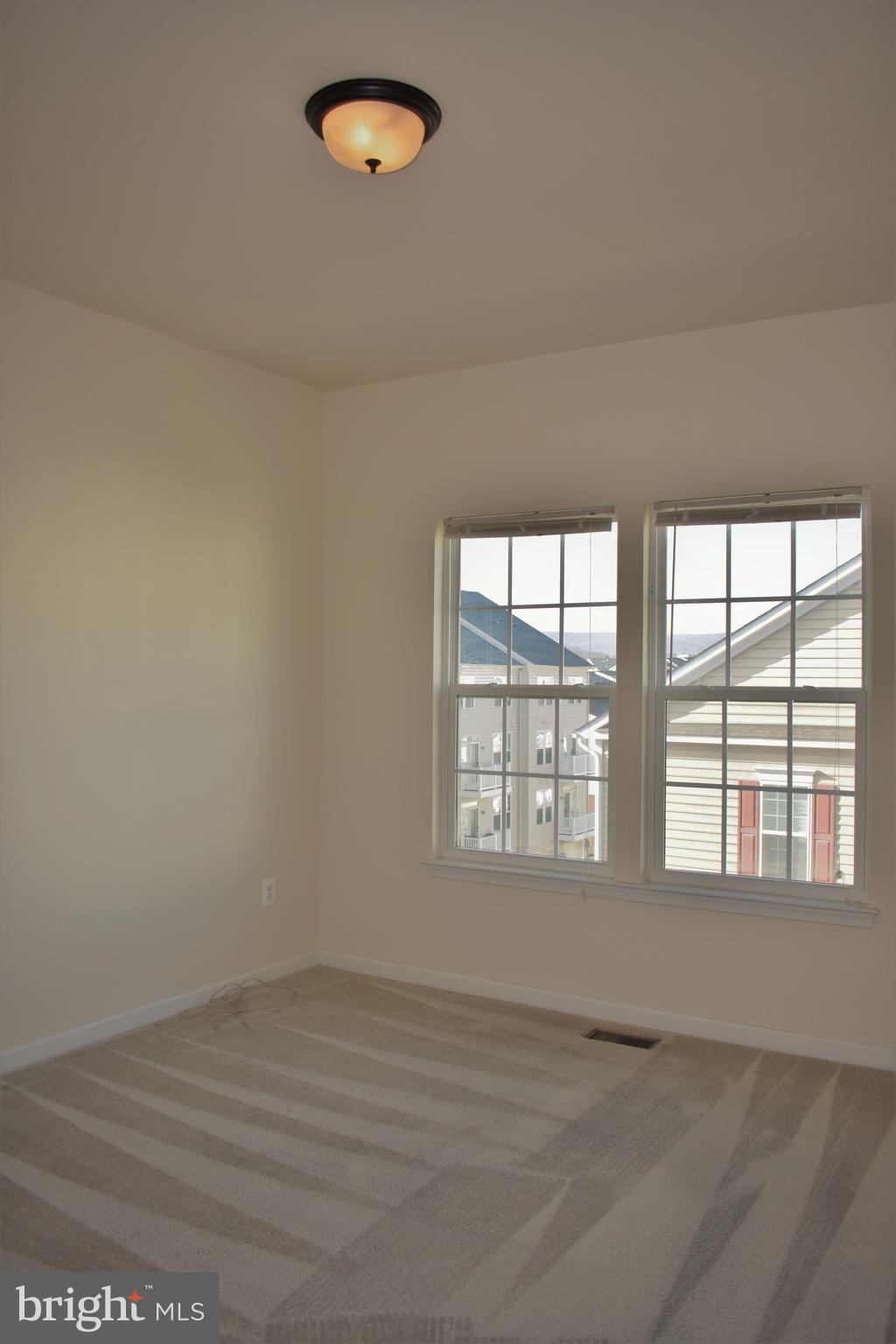 MARKET SQUARE - Residential Lease