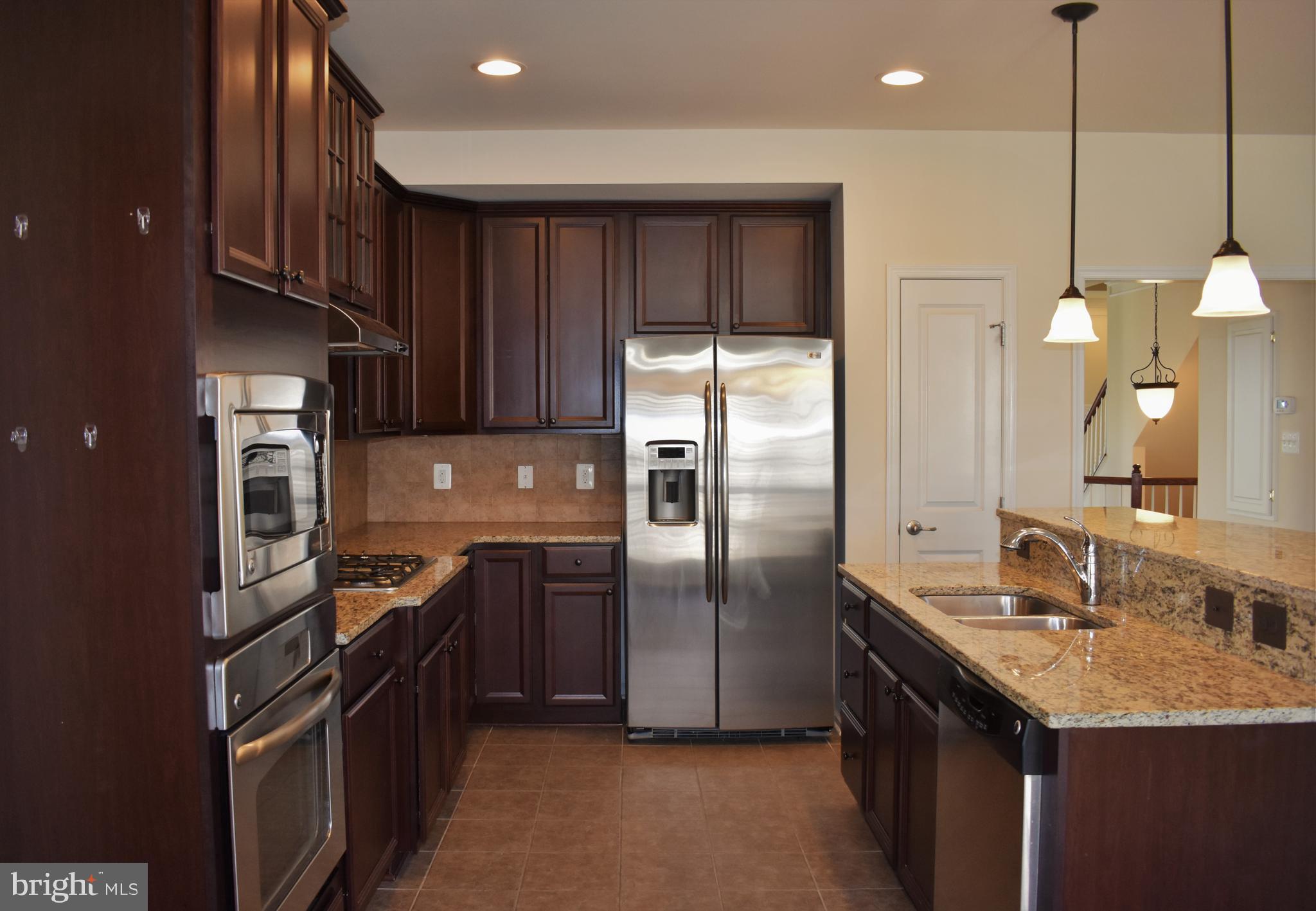 MARKET SQUARE - Residential Lease