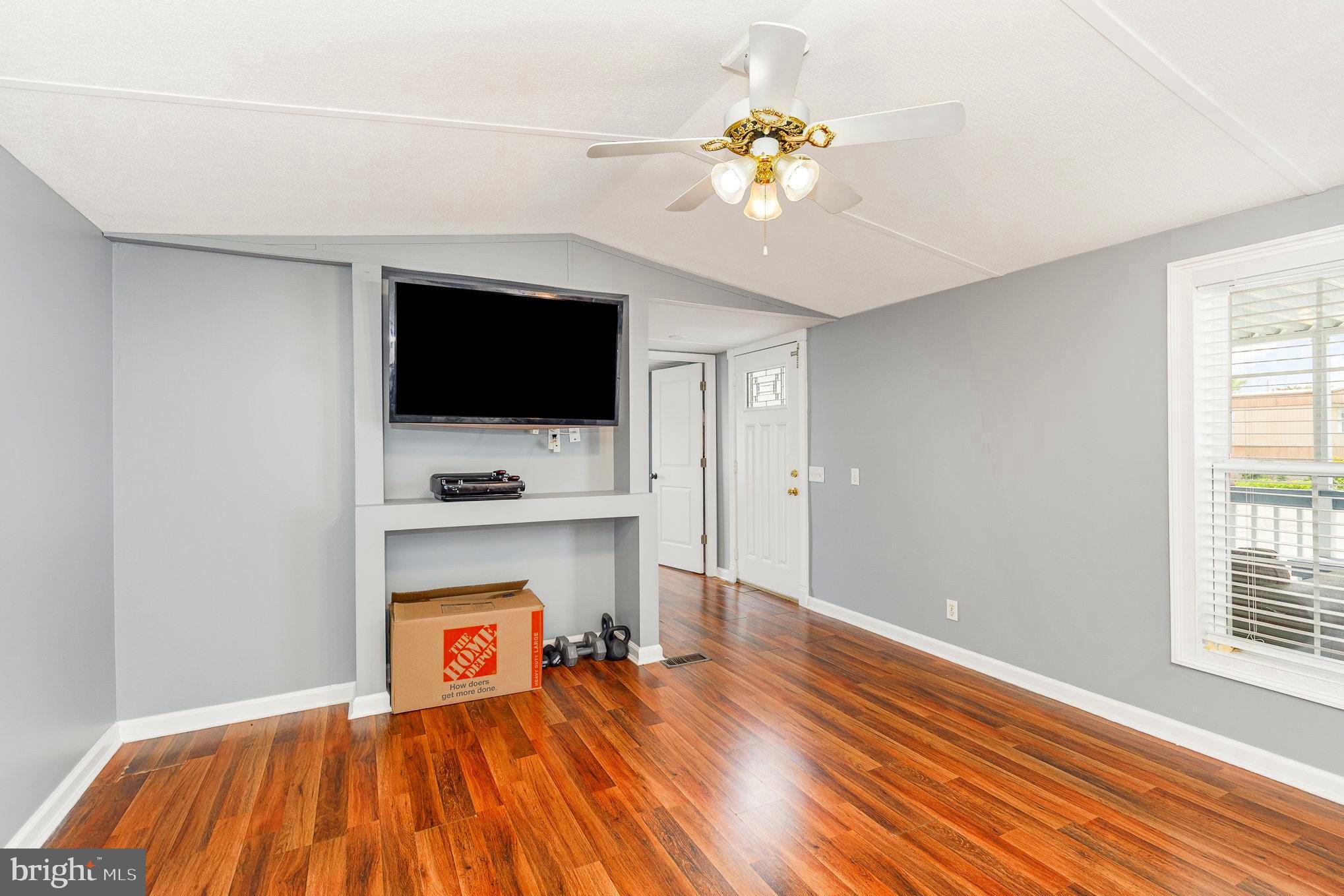 29 RENEE RD