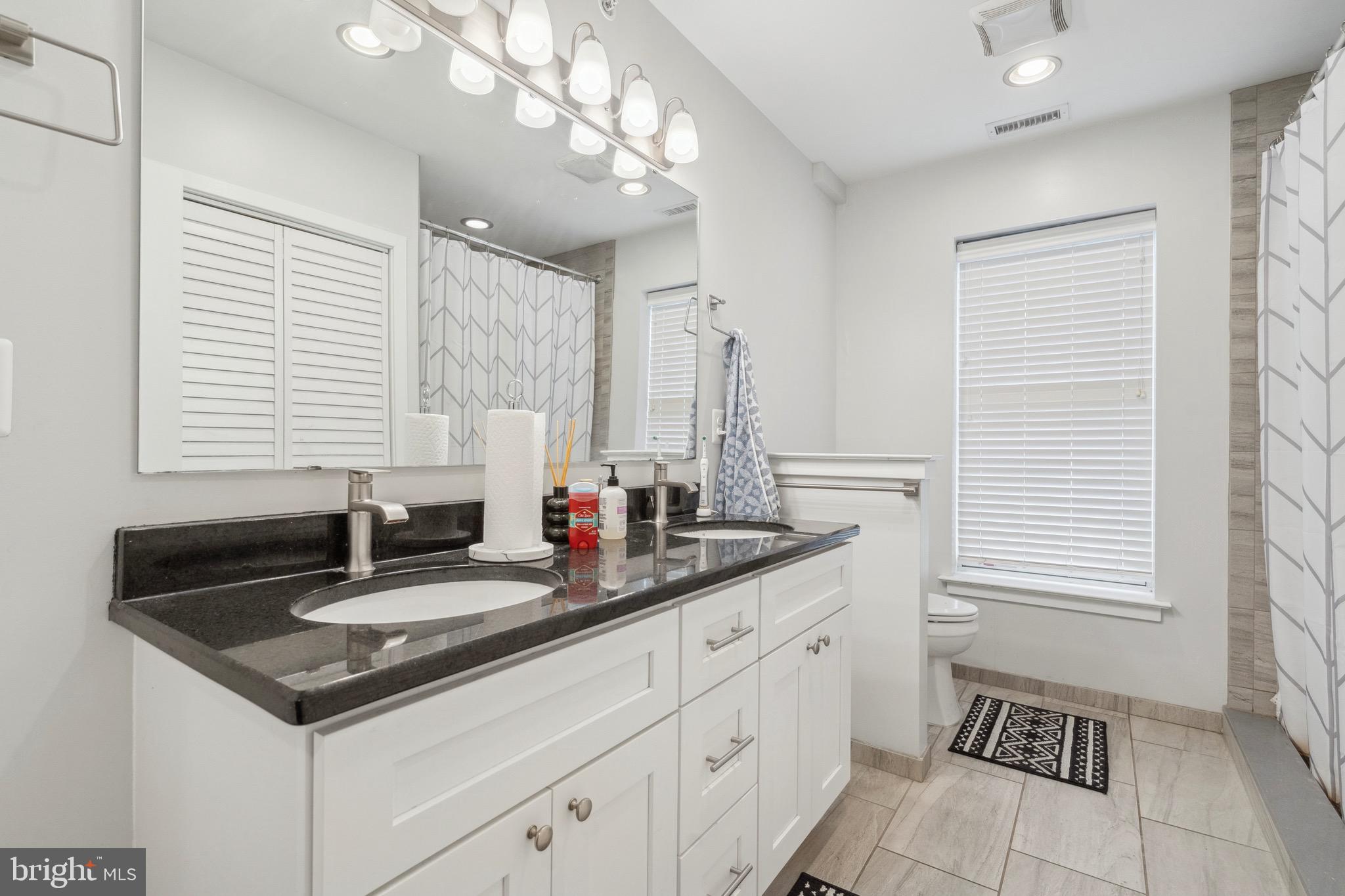 NORTHERN LIBERTIES - Commercial Sale