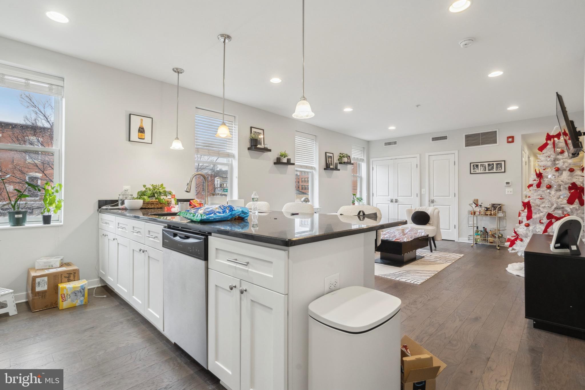 NORTHERN LIBERTIES - Commercial Sale