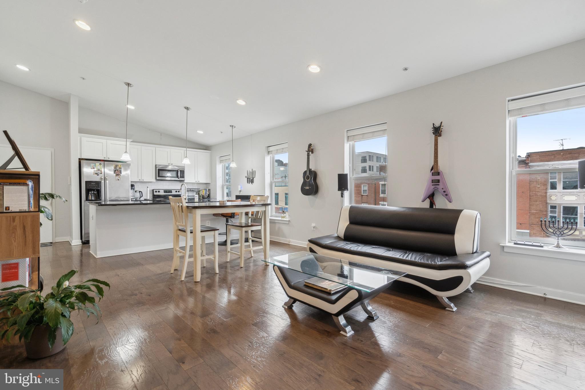 NORTHERN LIBERTIES - Commercial Sale