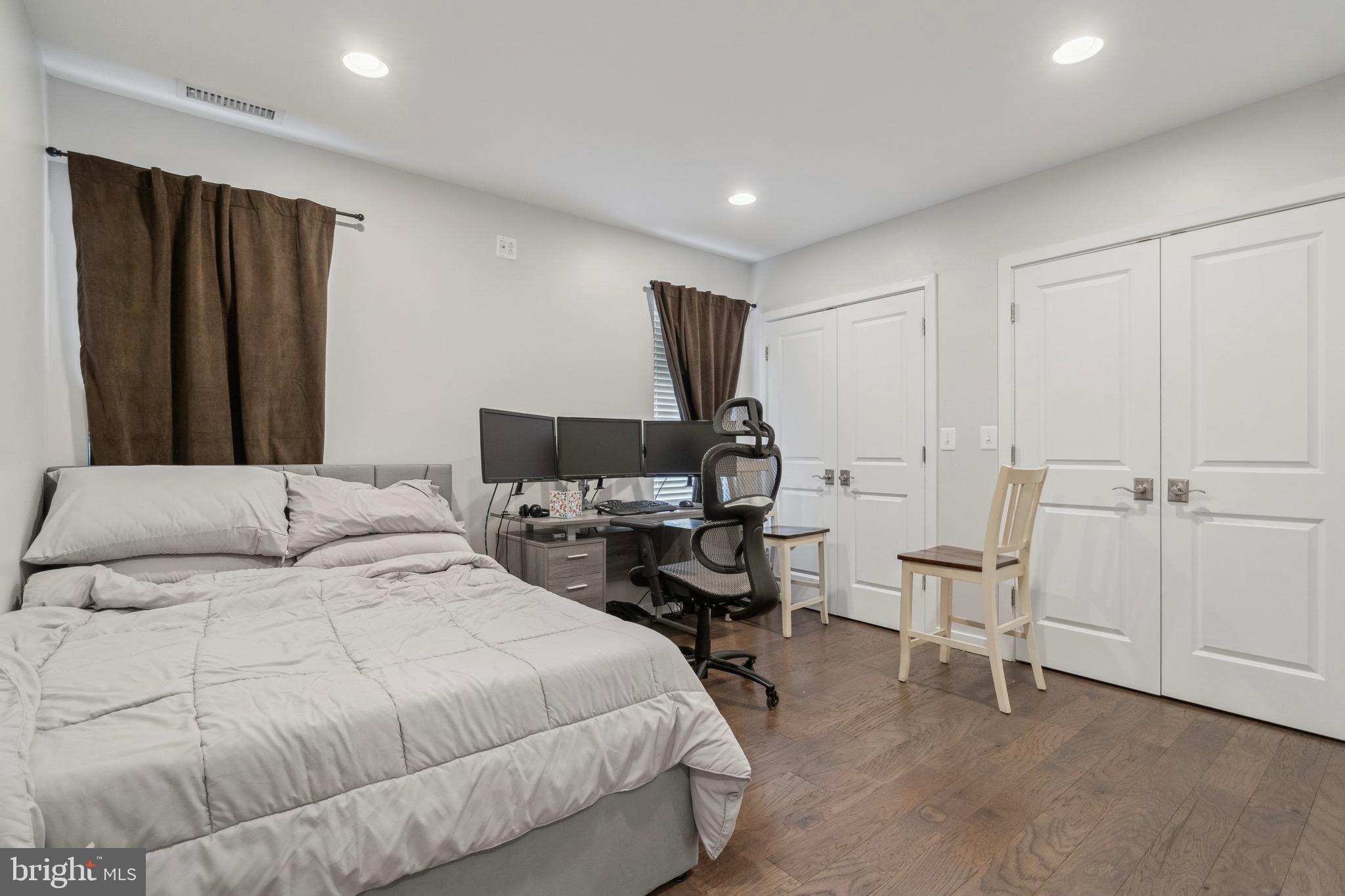 NORTHERN LIBERTIES - Commercial Sale