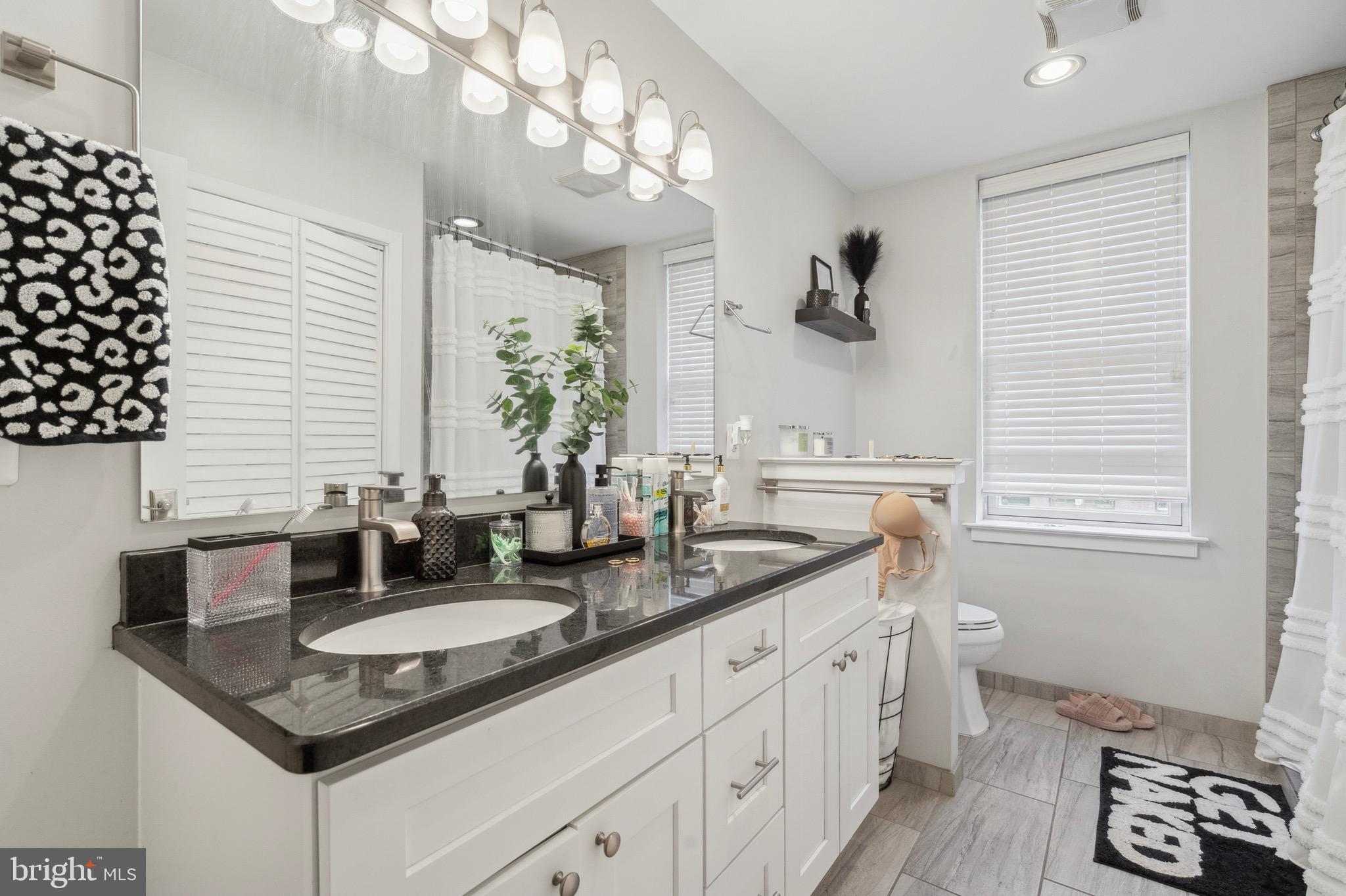 NORTHERN LIBERTIES - Commercial Sale