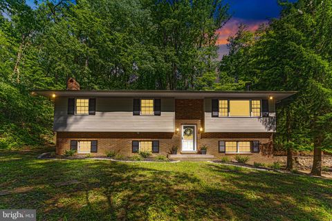 1910 KNOX AVENUE REISTERSTOWN MD 21136