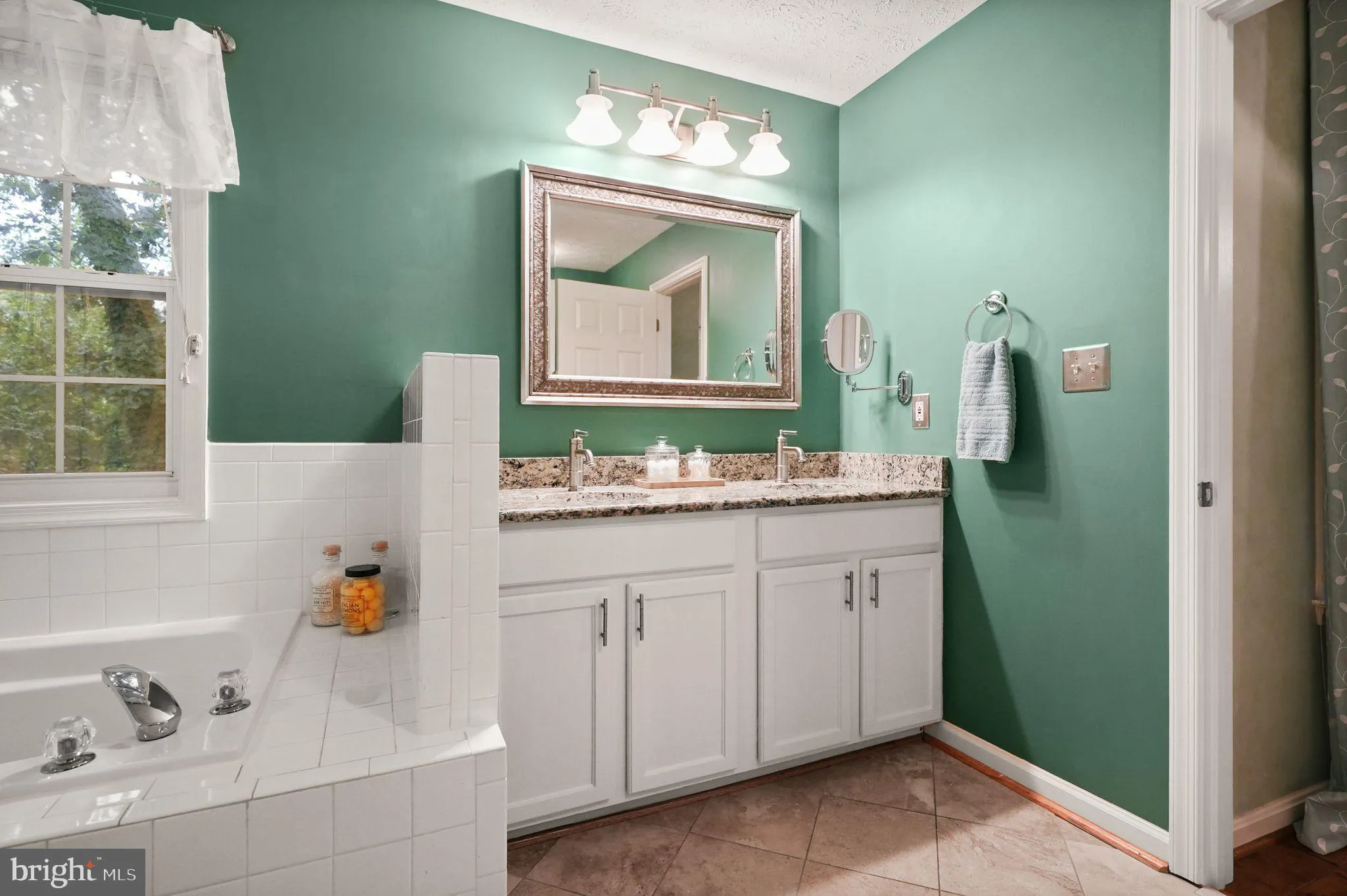 Fredericksburg, Virginia 22408, United States, 5 Bedrooms Bedrooms, ,3 BathroomsBathrooms,Residential,Pending,196879