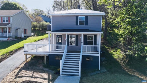 Homes For Sale - 427 Montgomery Ave Ave<br/> Staunton City County, STAUNTON, VA 24401