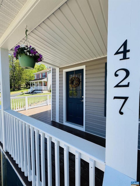 Homes For Sale - 427 Montgomery Ave Ave<br/> STAUNTON, VA 24401