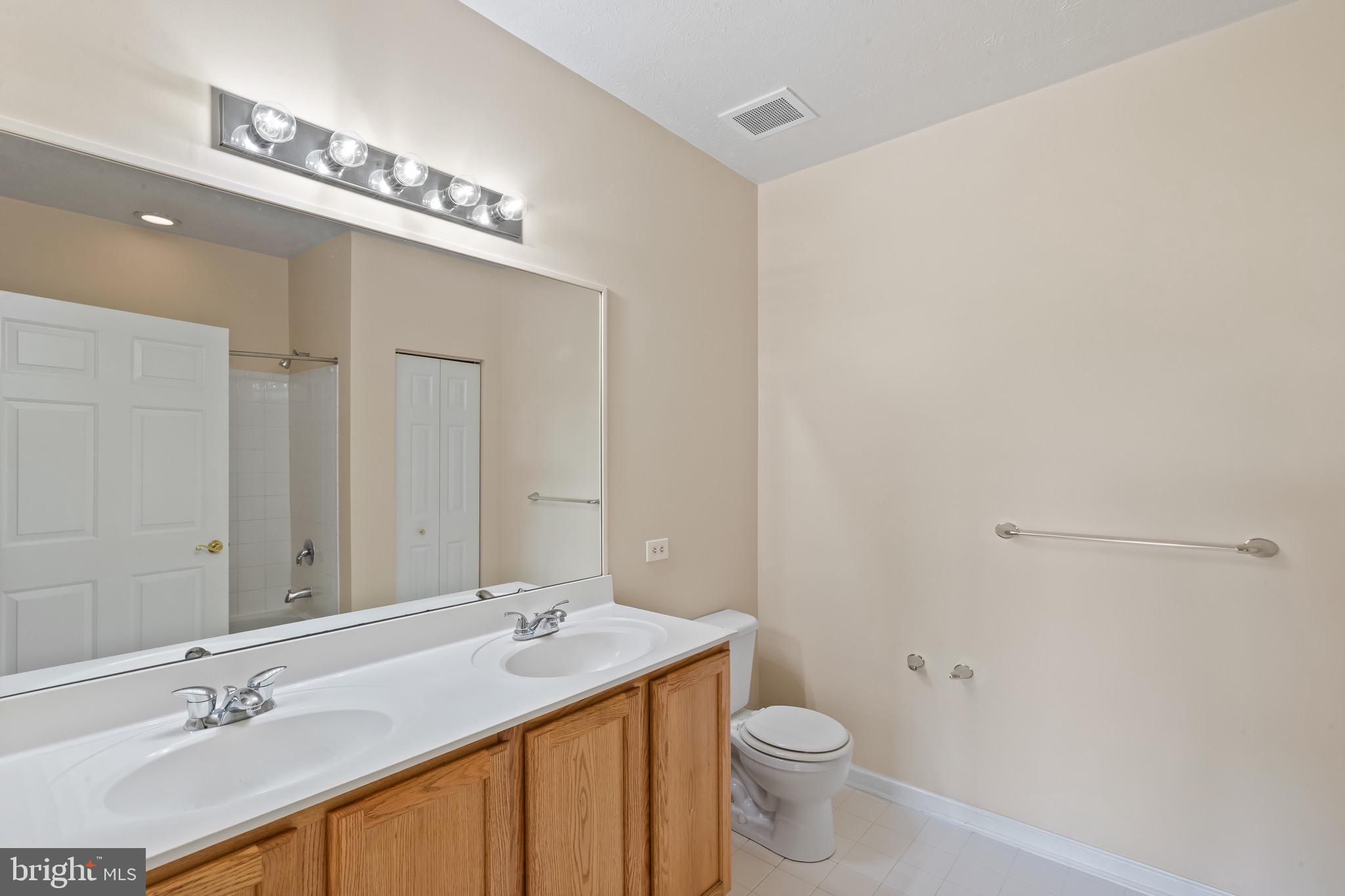 WINDSOR AT PERRY HALL FARMS - Residential