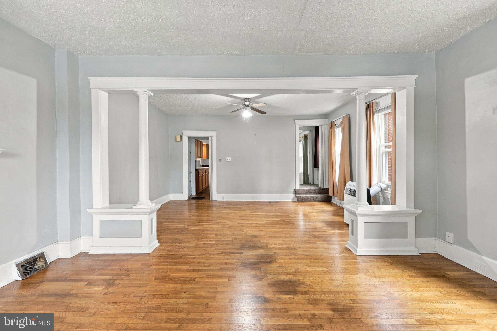 105 S ILLINOIS AVENUE