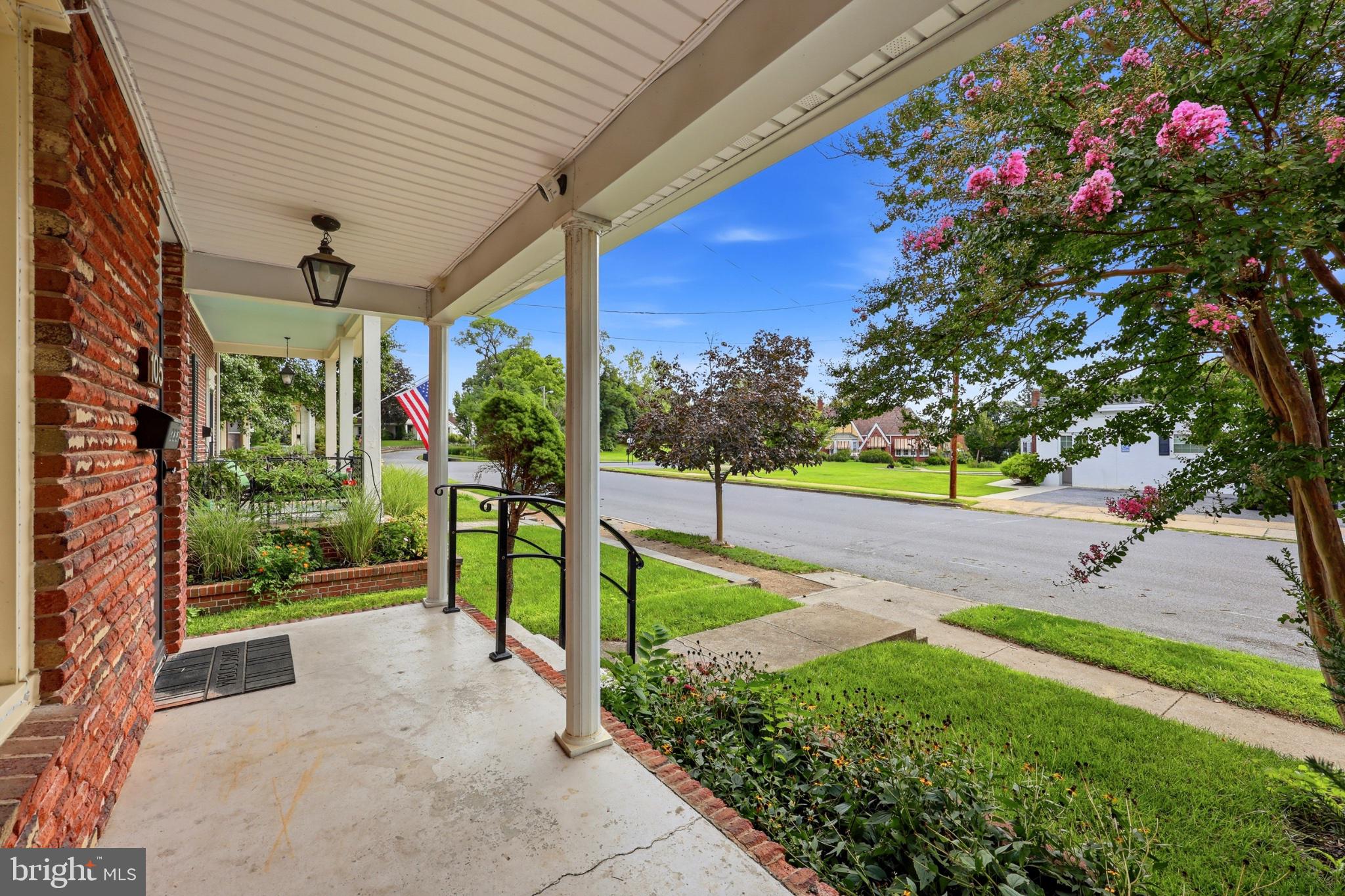 105 S ILLINOIS AVENUE - Photo 2