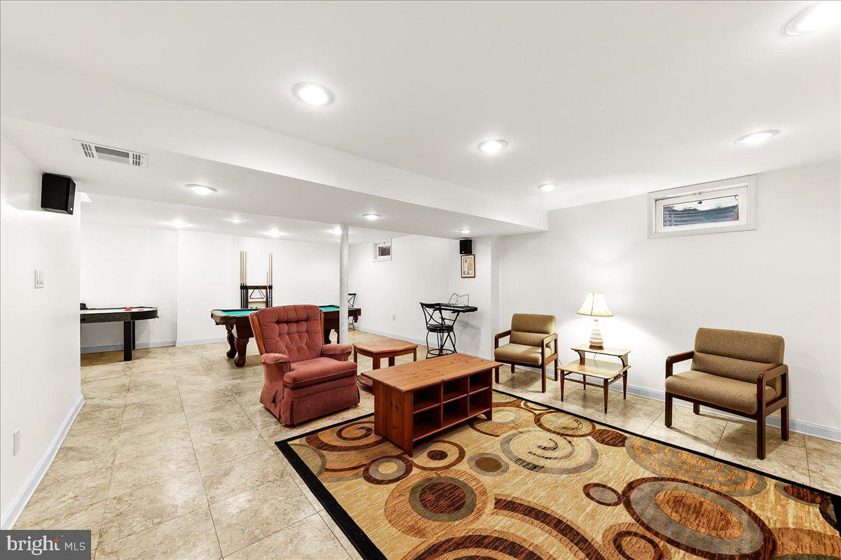 QUAIL HILL - Residential