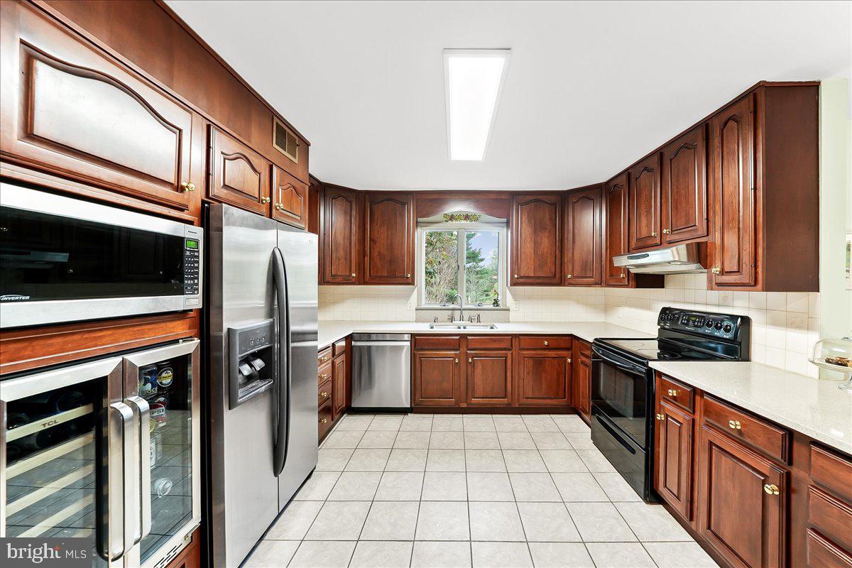 QUAIL HILL - Residential