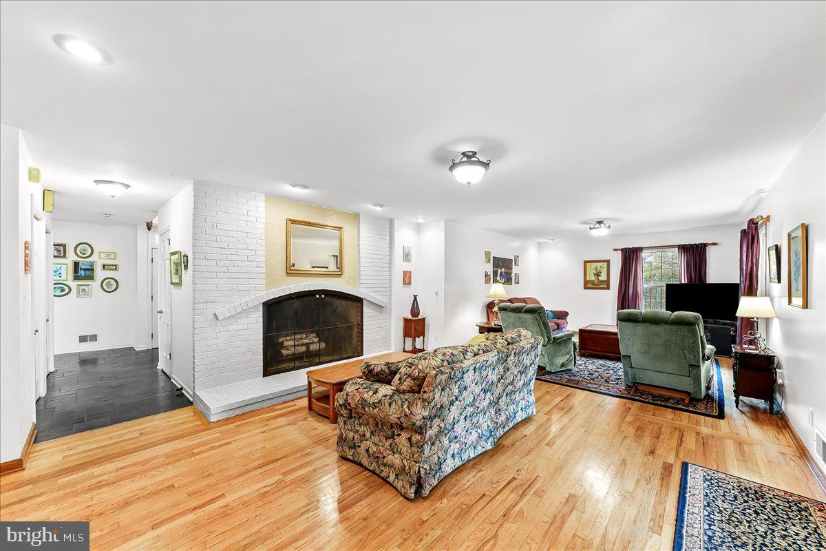 QUAIL HILL - Residential