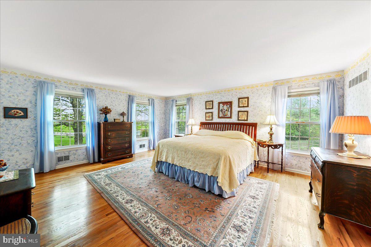 QUAIL HILL - Residential