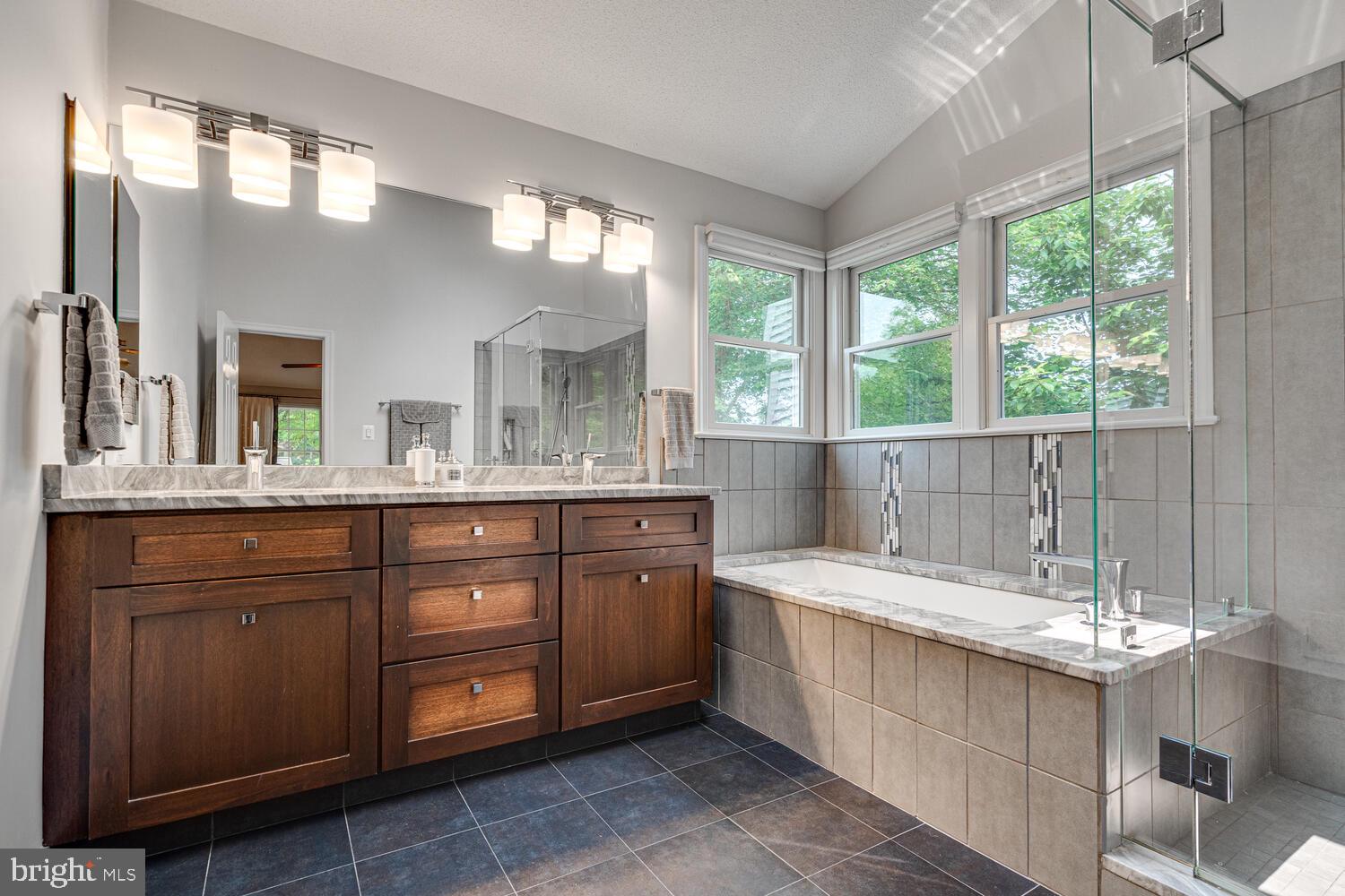 NORBECK MANOR - Residential