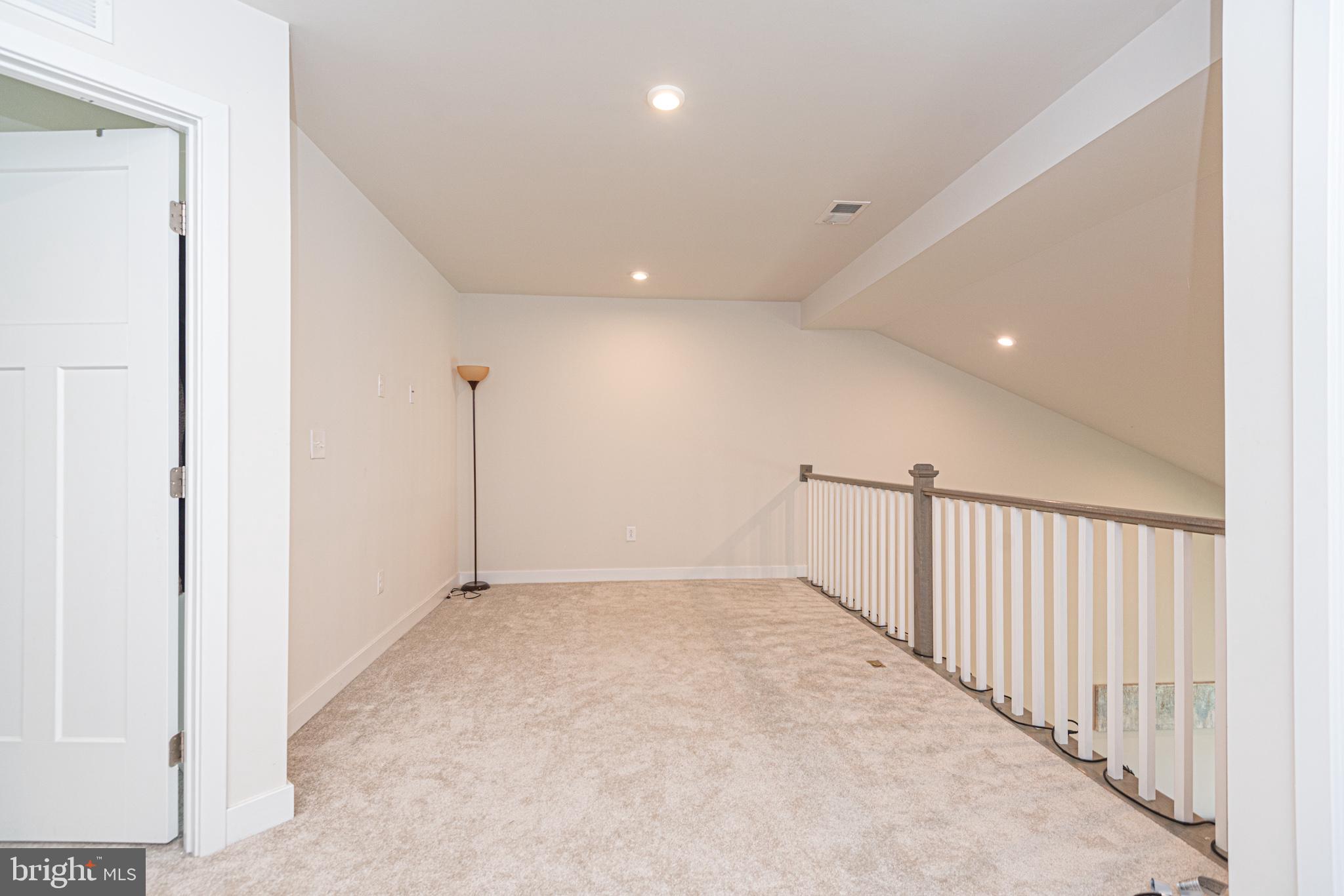 ATLANTIC LAKES - Residential