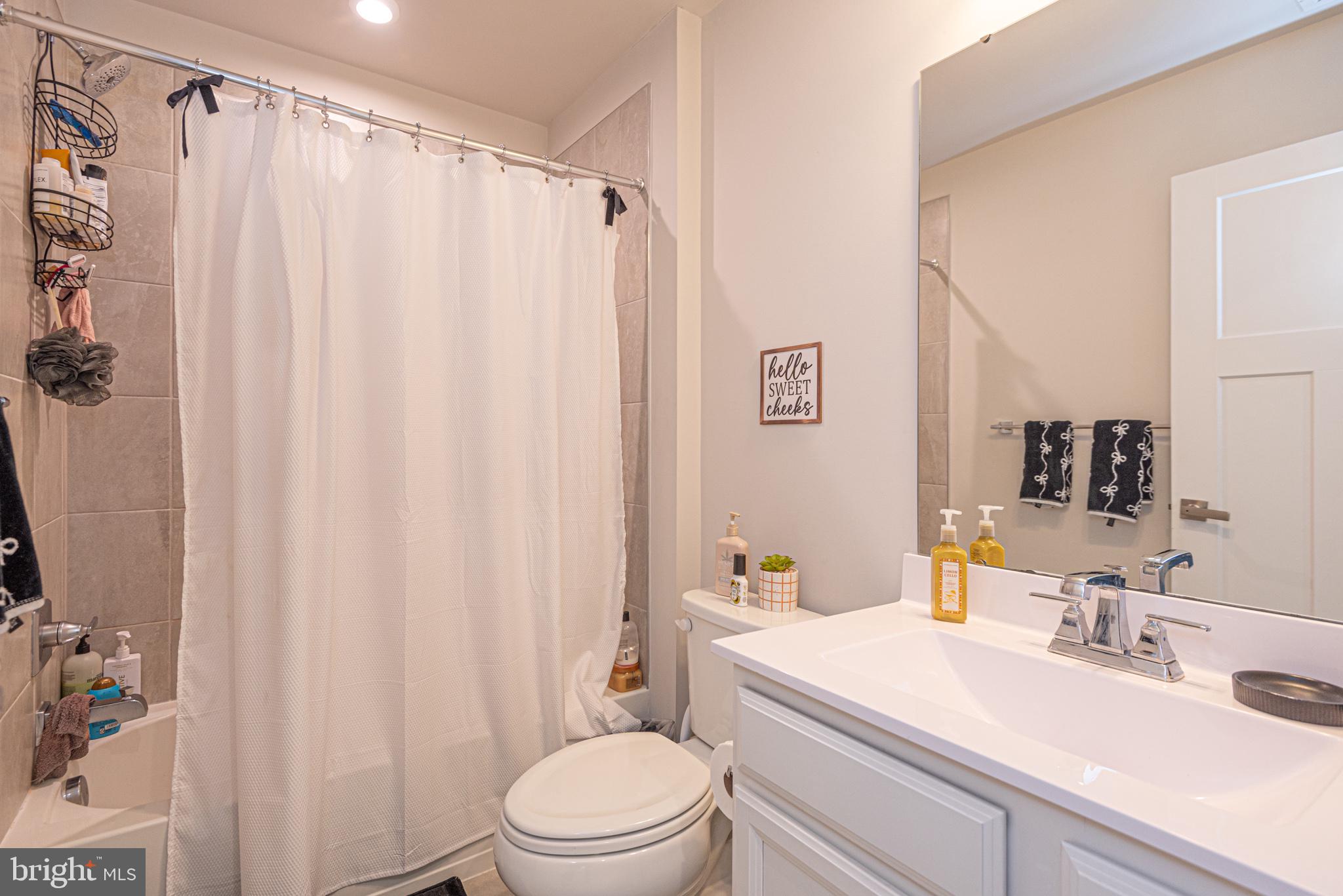 ATLANTIC LAKES - Residential