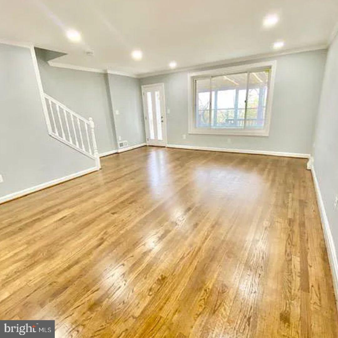 GLASSMANOR - Residential Lease