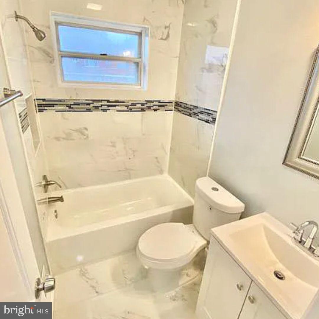 GLASSMANOR - Residential Lease