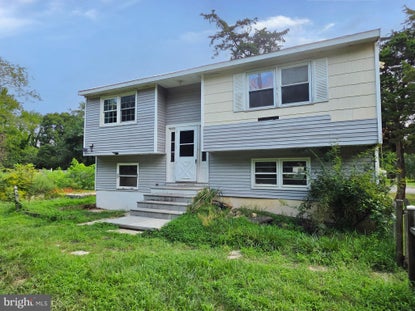 50 Bayshore Rd – Investment Home