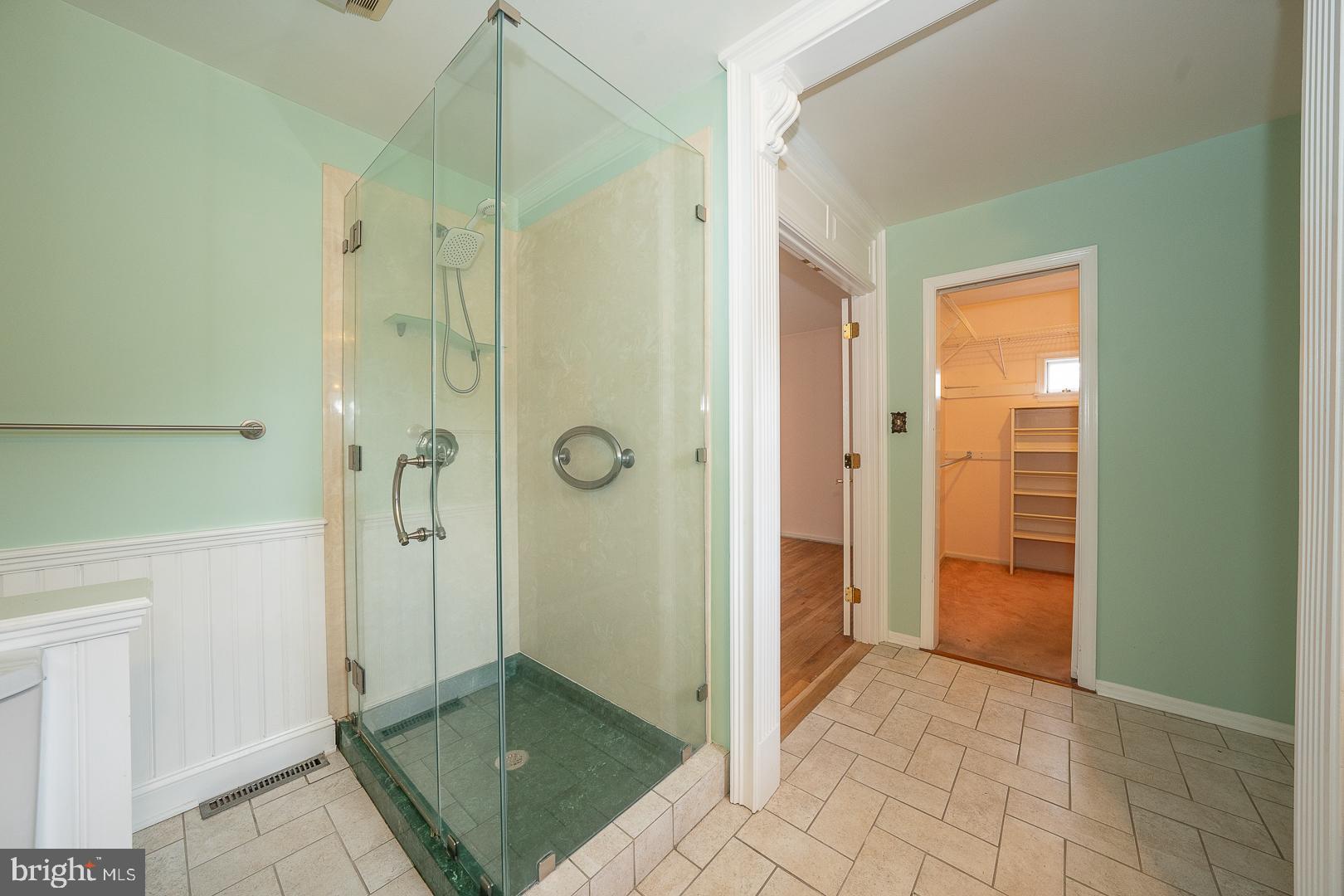 GLADWYNE - Residential