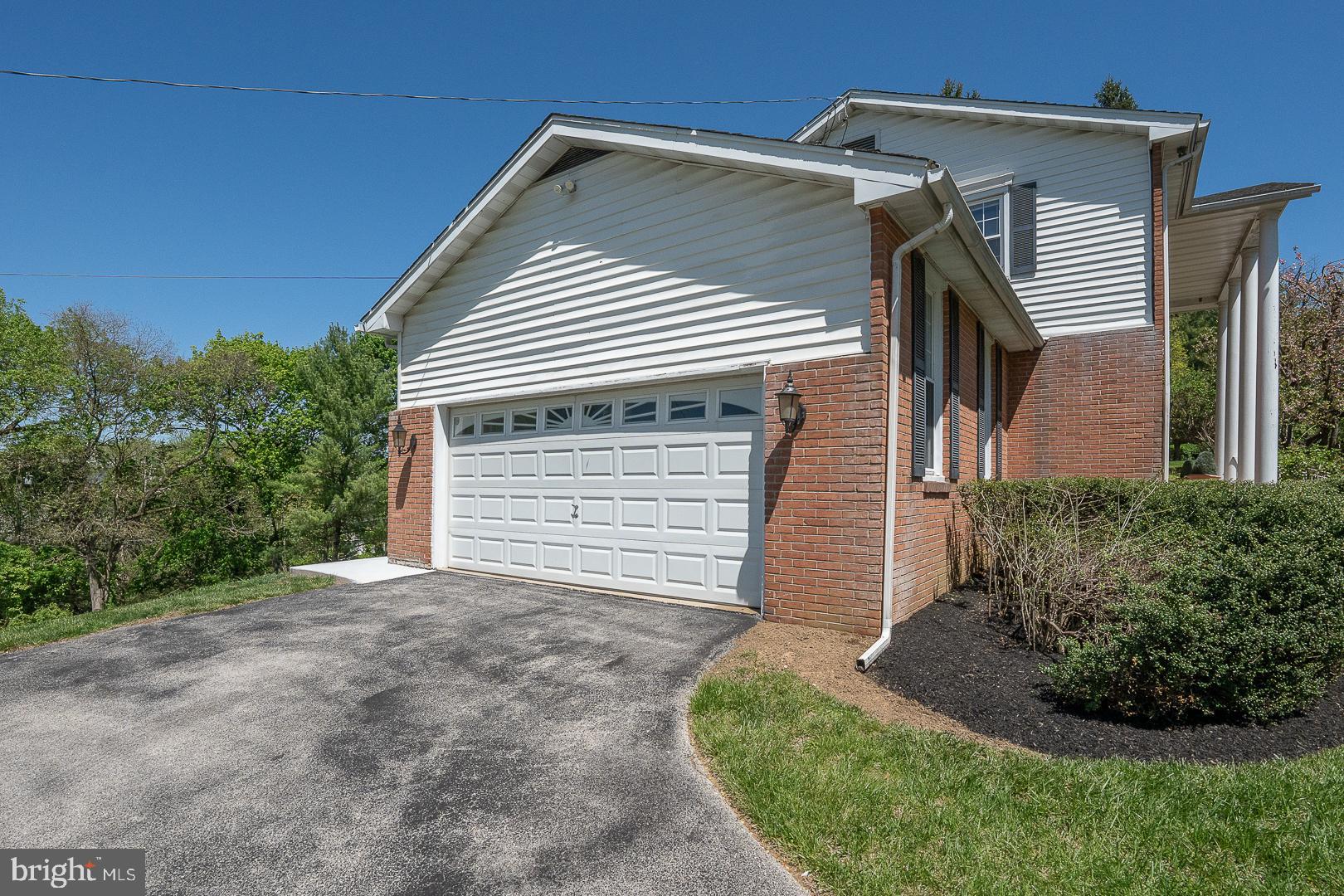 GLADWYNE - Residential