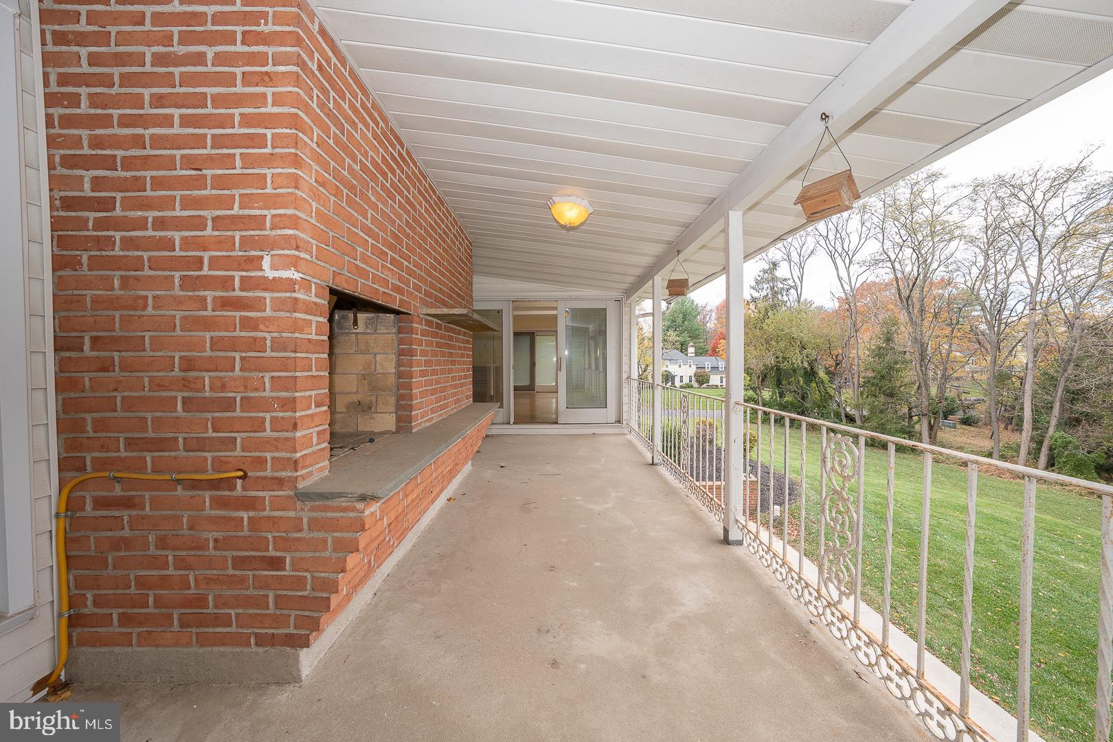 GLADWYNE - Residential