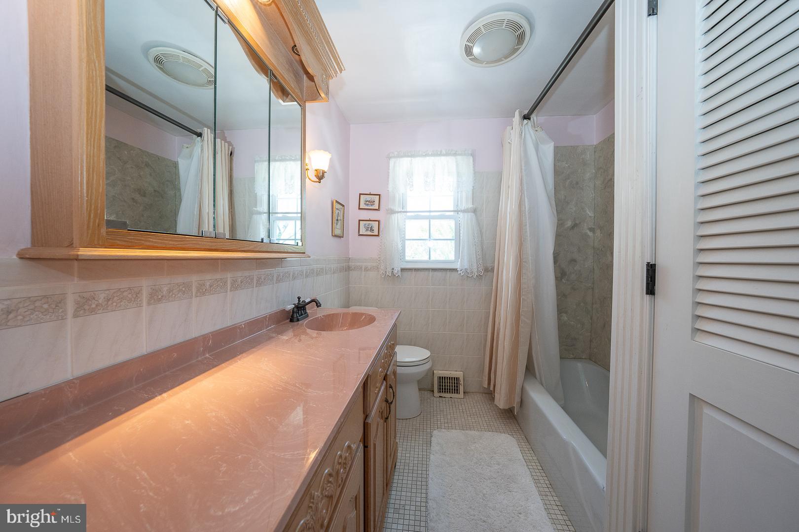 GLADWYNE - Residential