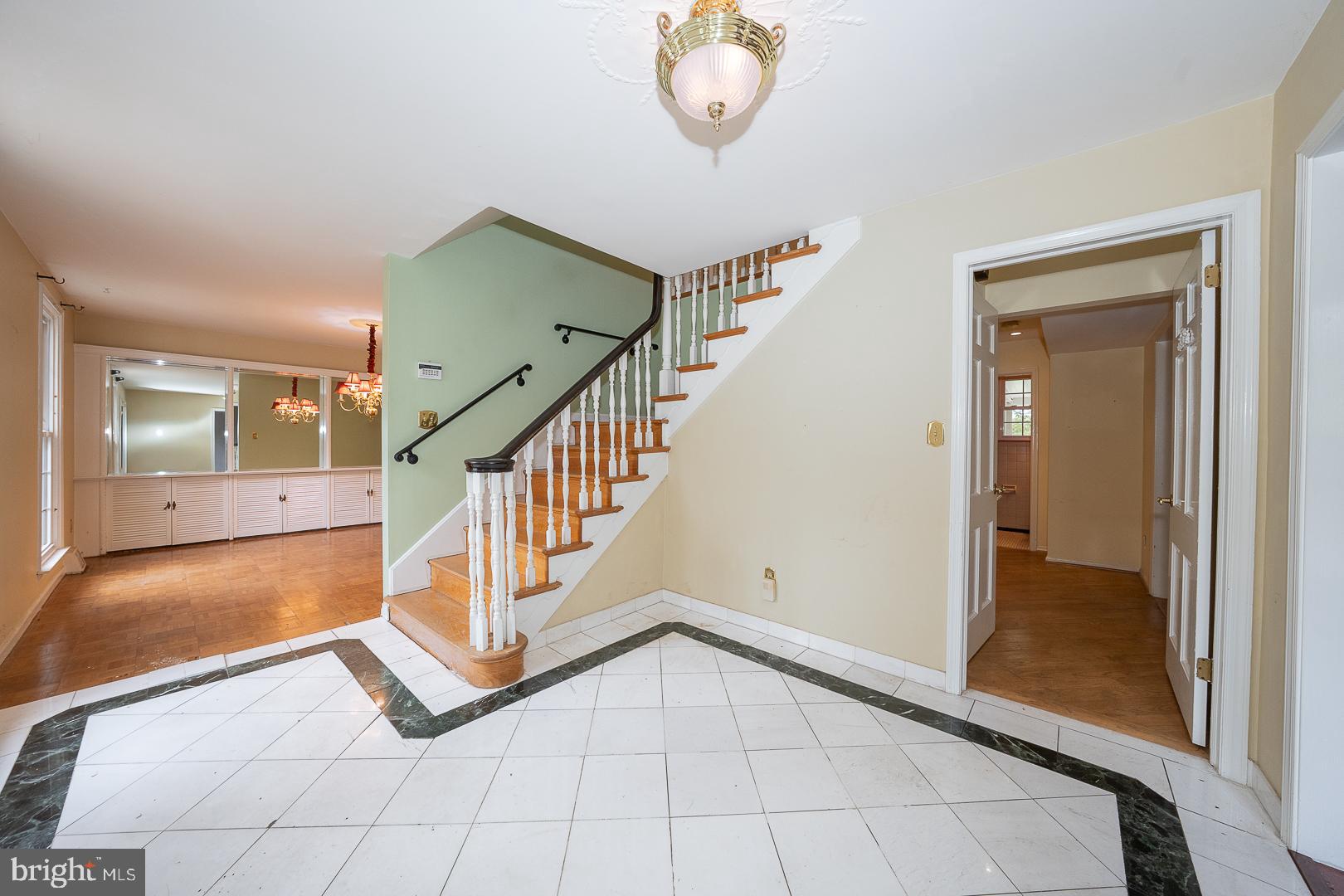 GLADWYNE - Residential