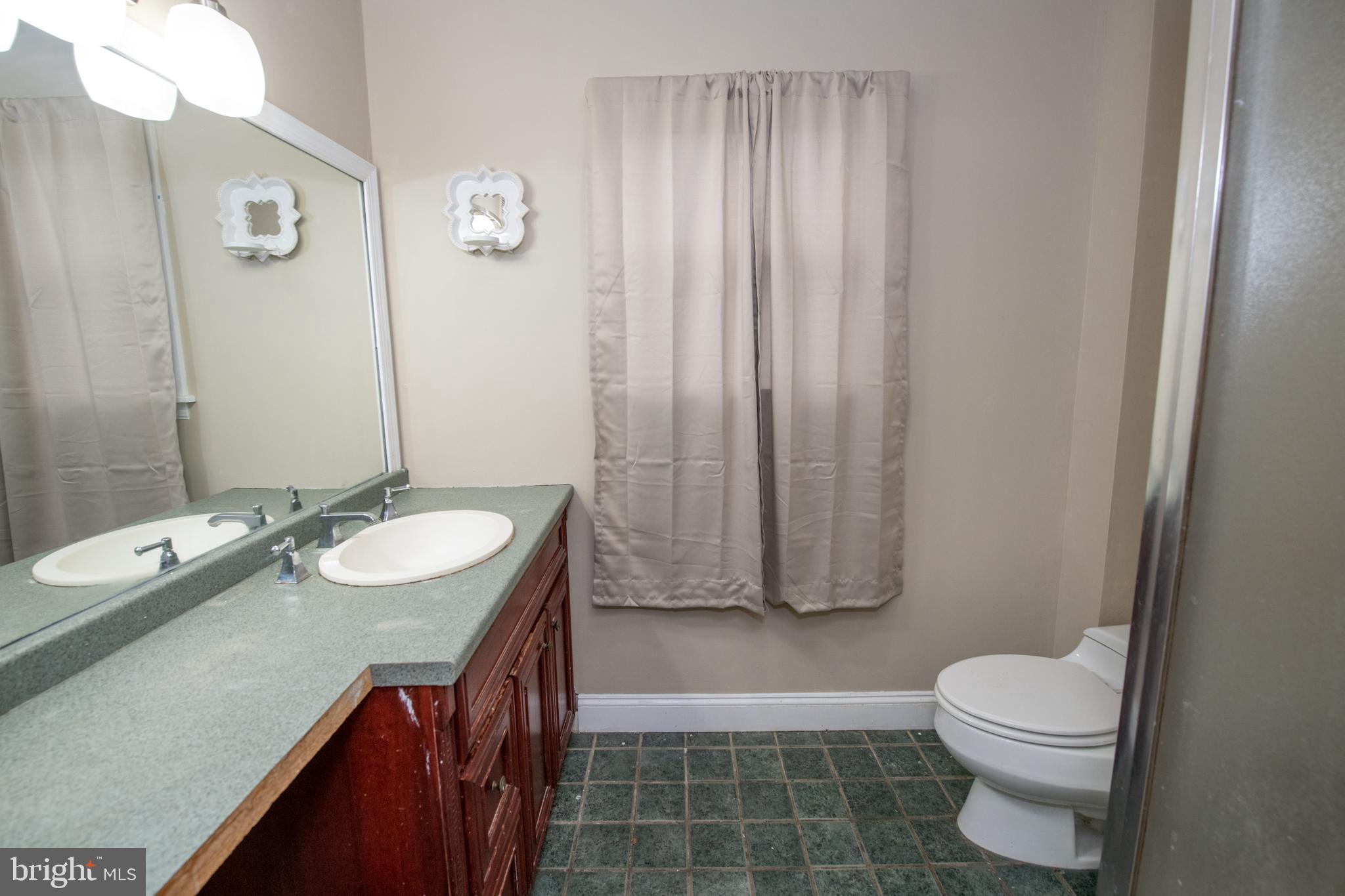 SOMERTON - Residential