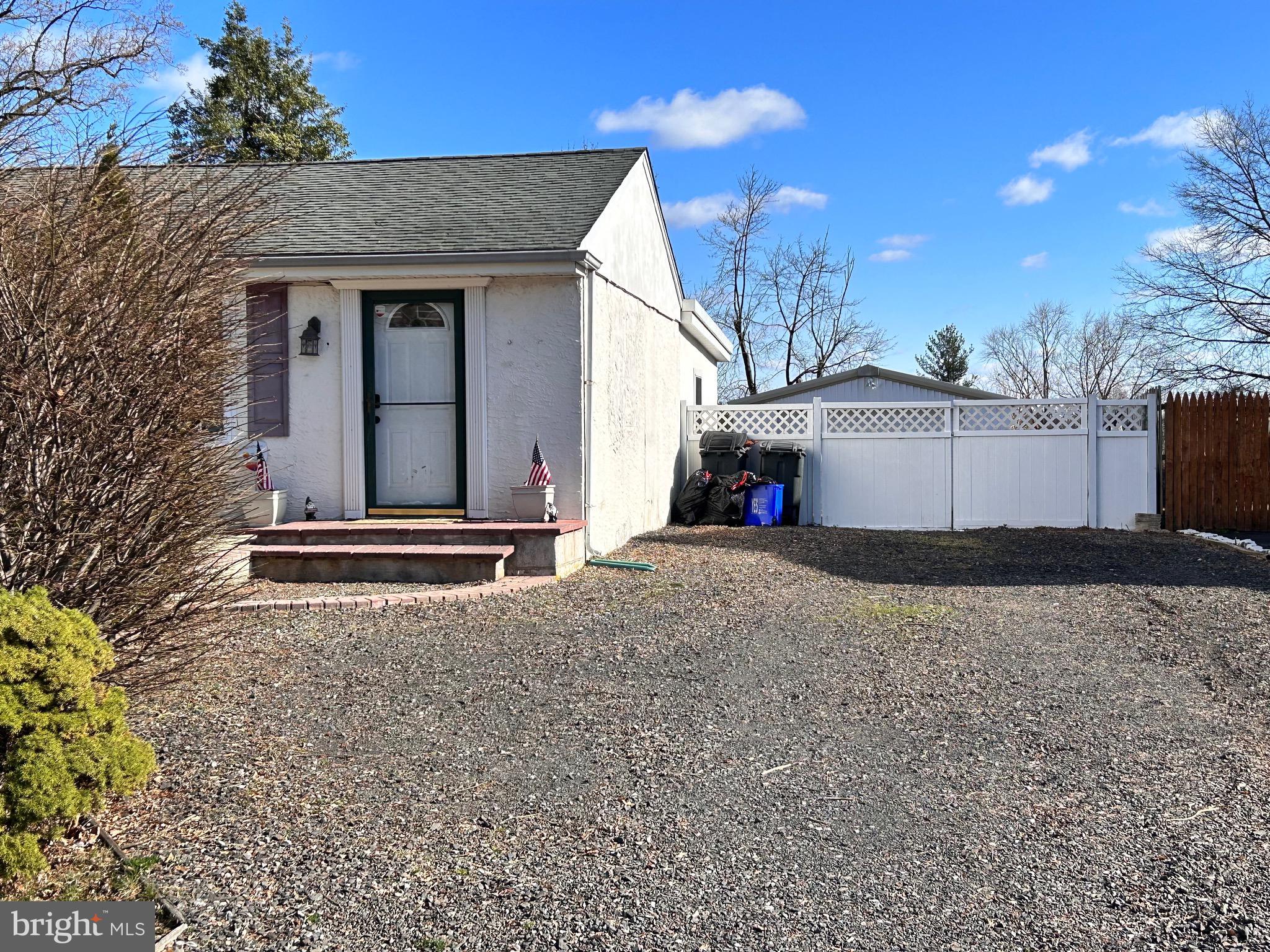 SOMERTON - Residential