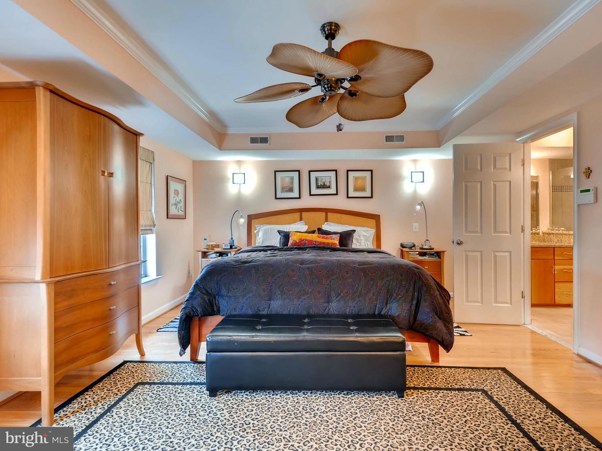 LOCUST POINT - Residential