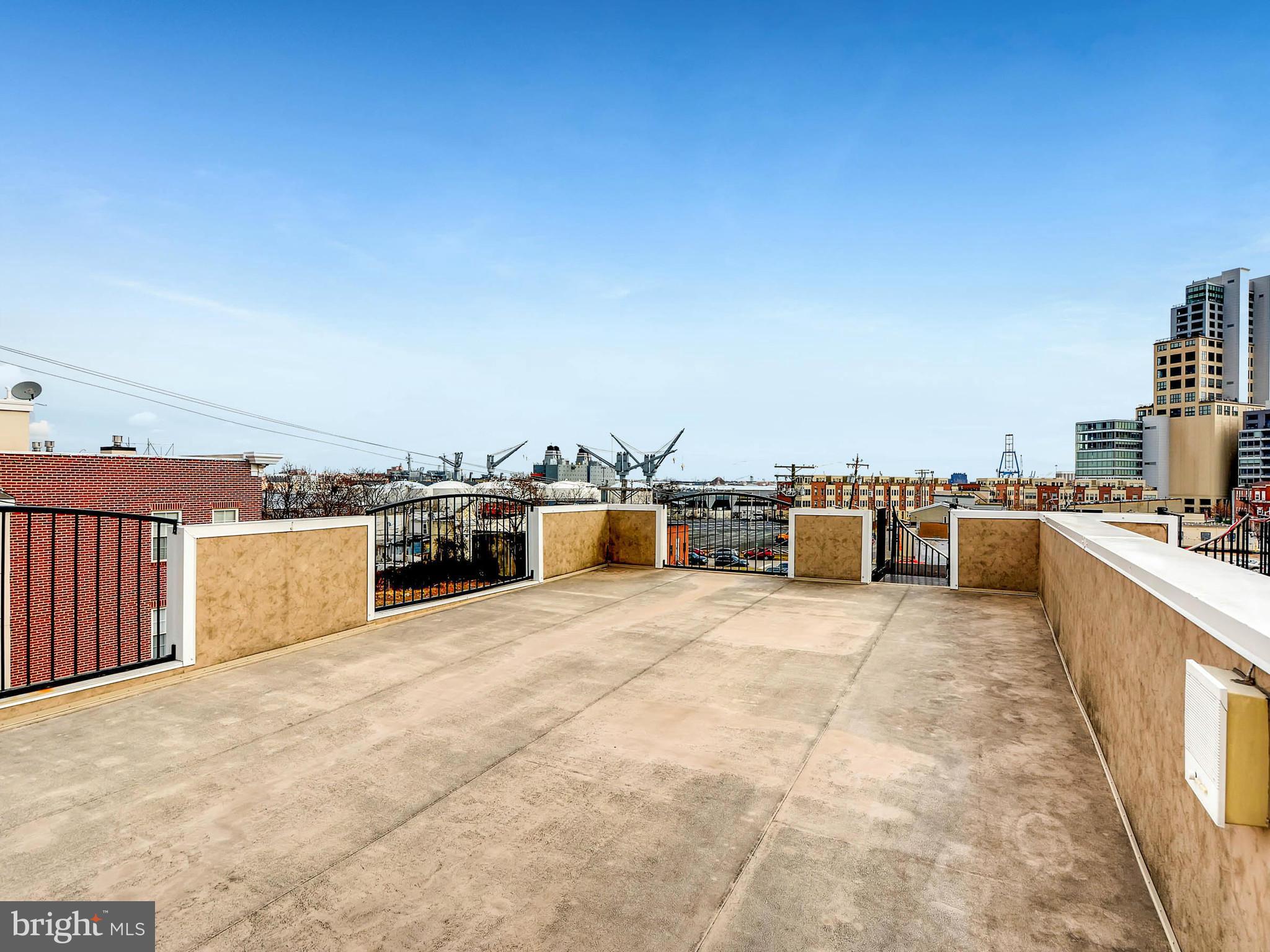 LOCUST POINT - Residential