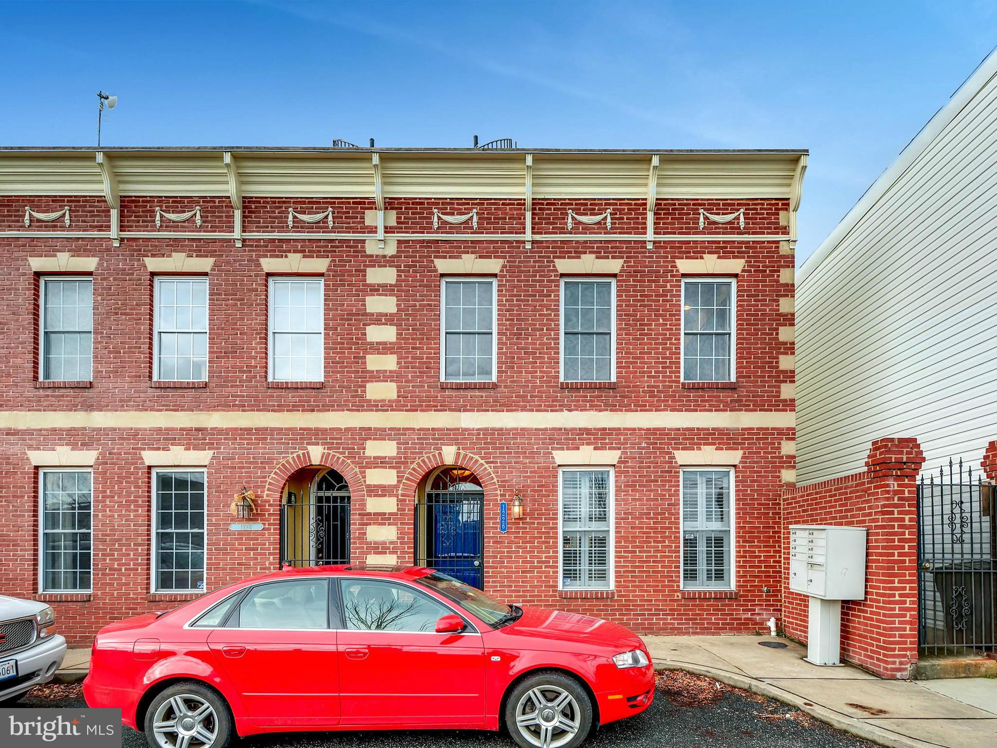 LOCUST POINT - Residential