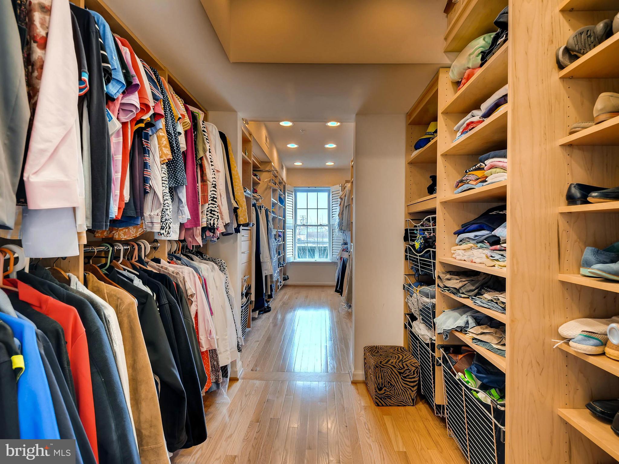 LOCUST POINT - Residential