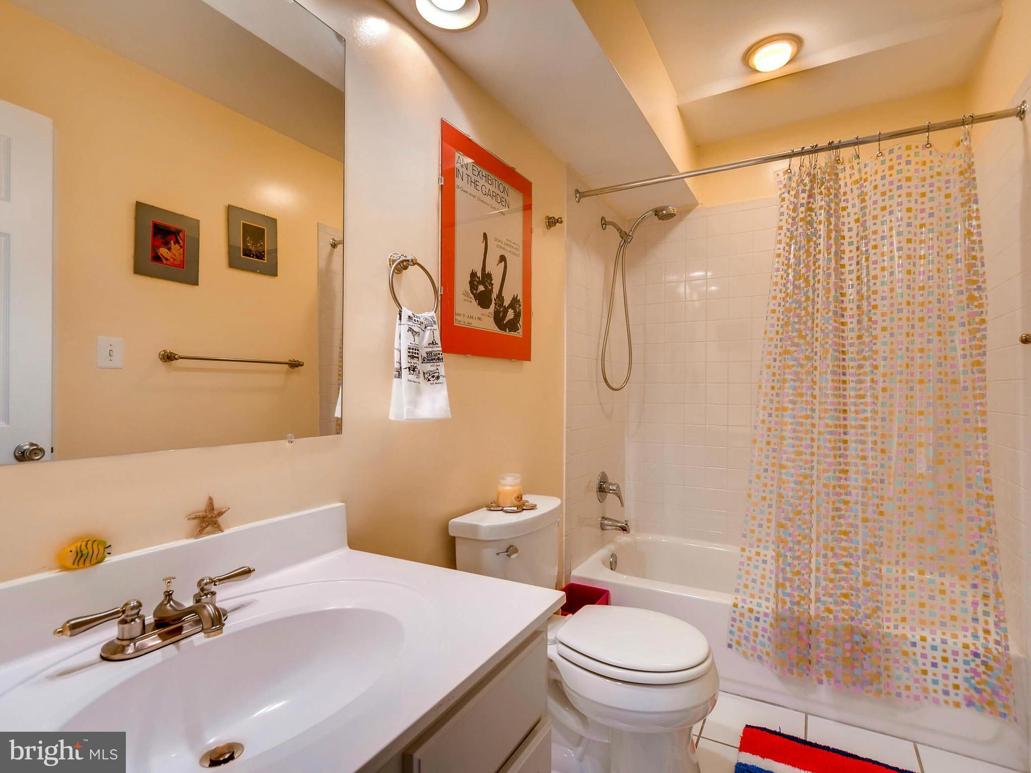 LOCUST POINT - Residential