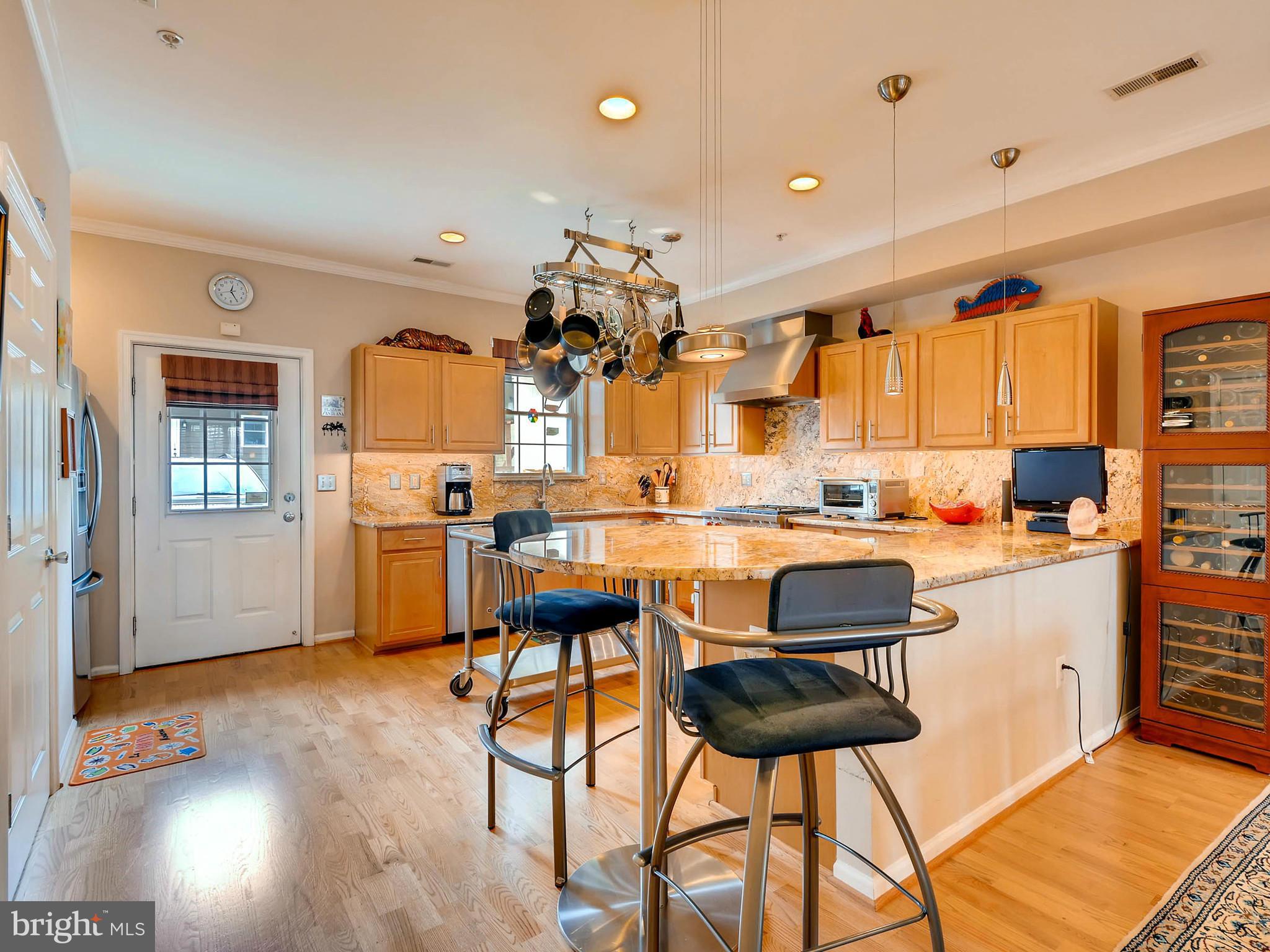 LOCUST POINT - Residential