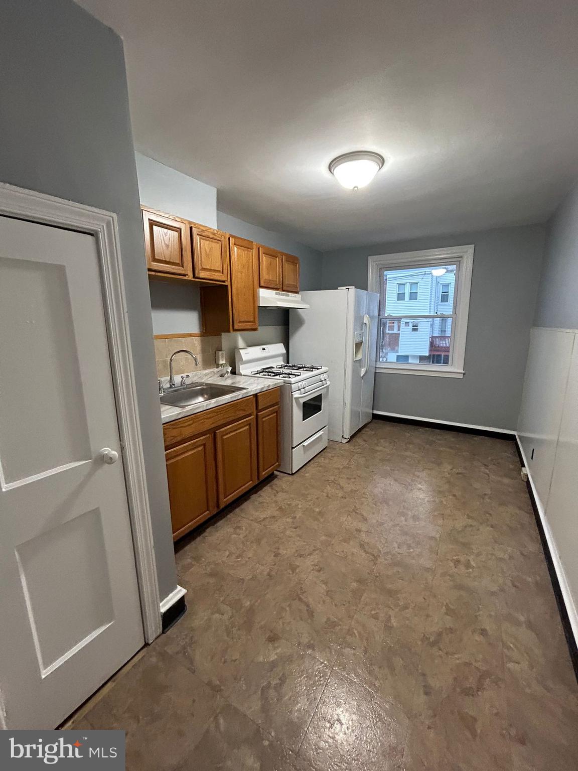 EAST FALLS - Residential Lease