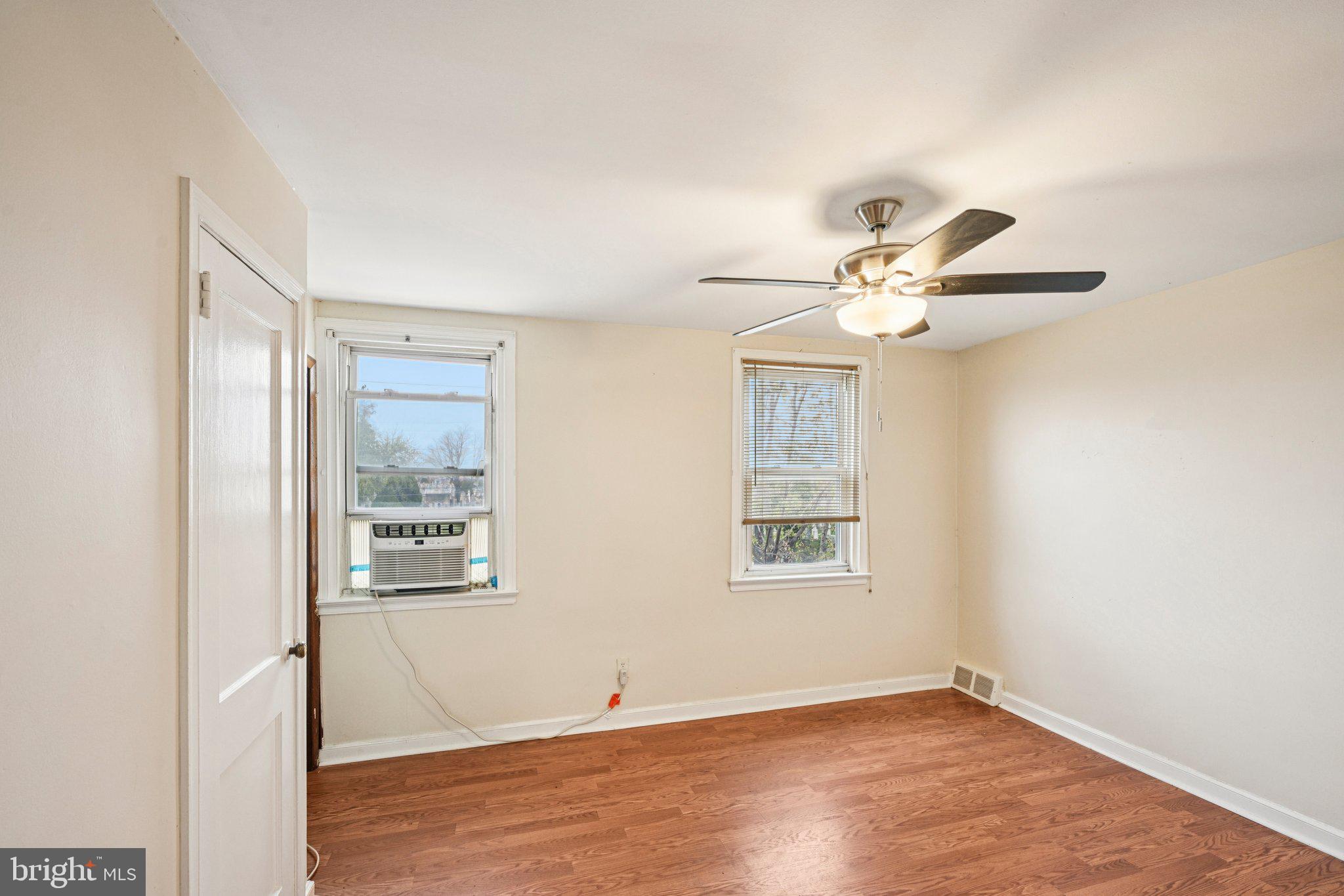 OXFORD CIRCLE - Residential