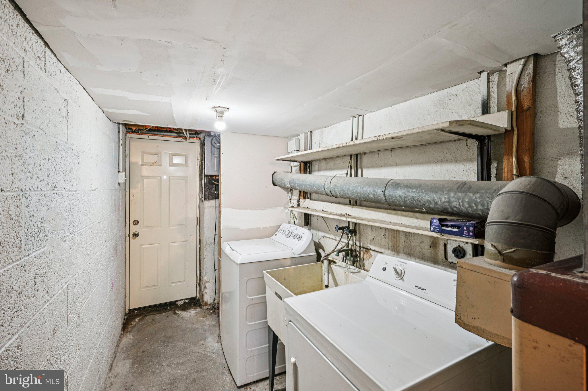 OXFORD CIRCLE - Residential