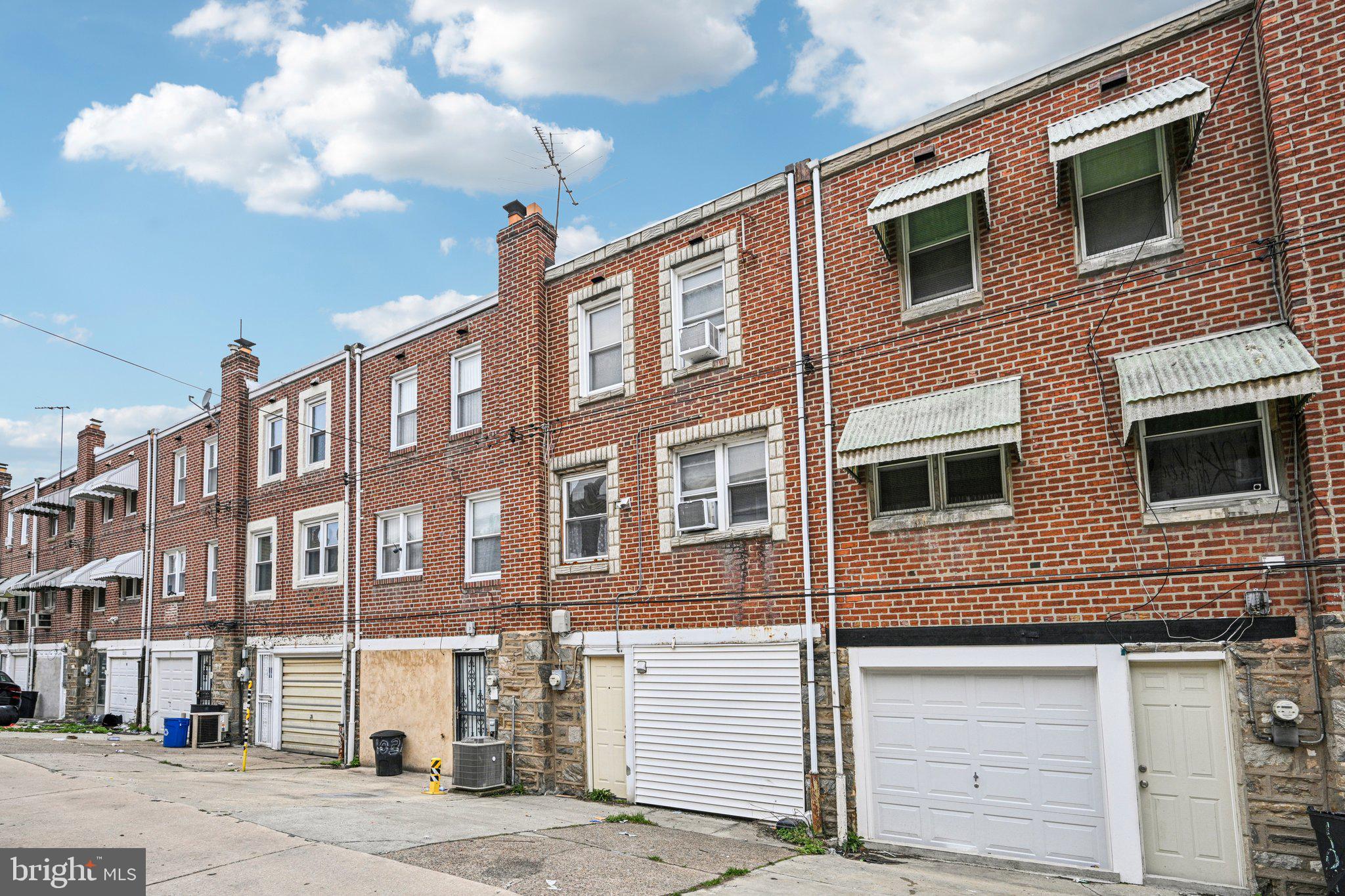 OXFORD CIRCLE - Residential