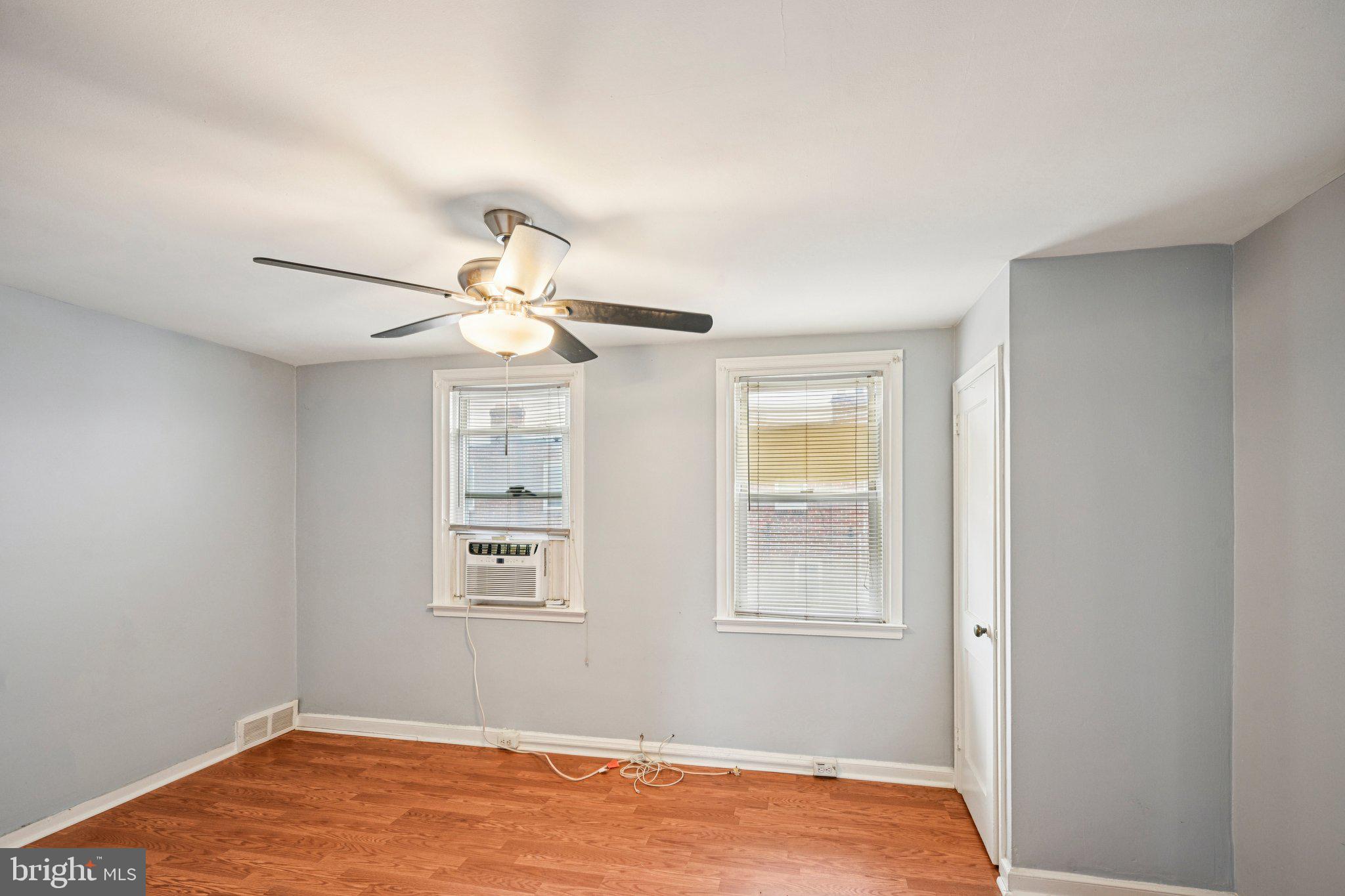 OXFORD CIRCLE - Residential