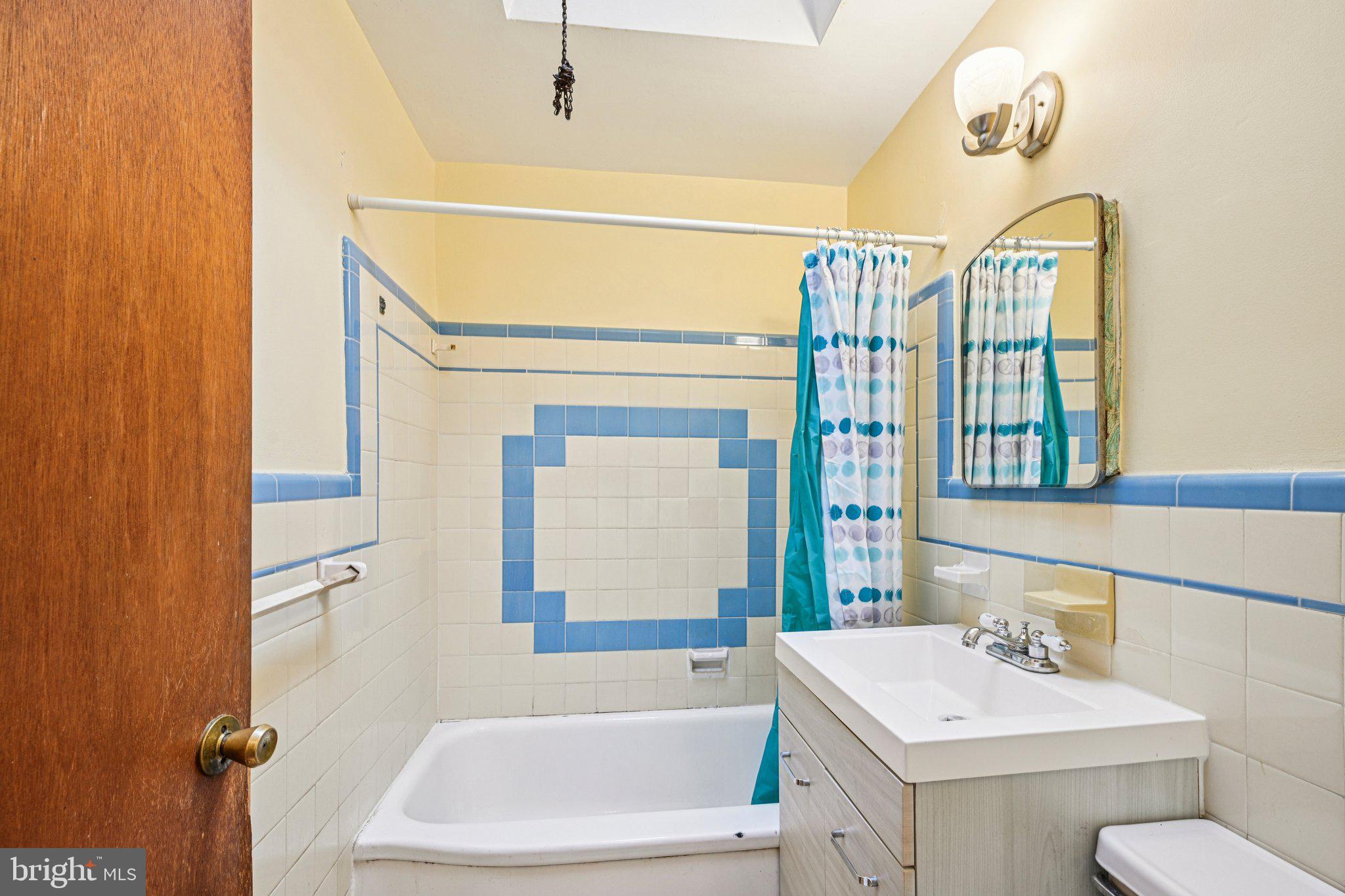 OXFORD CIRCLE - Residential