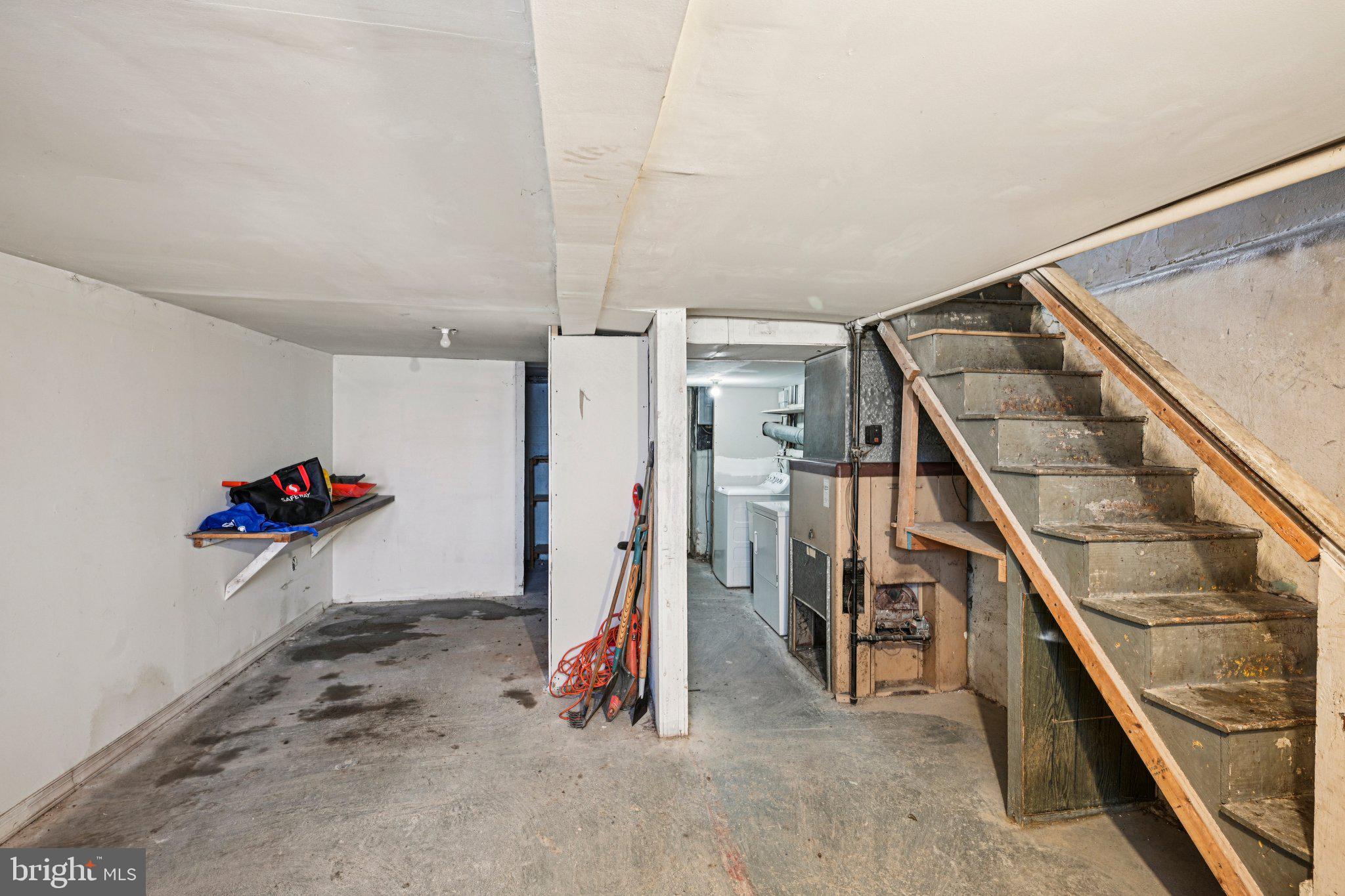 OXFORD CIRCLE - Residential