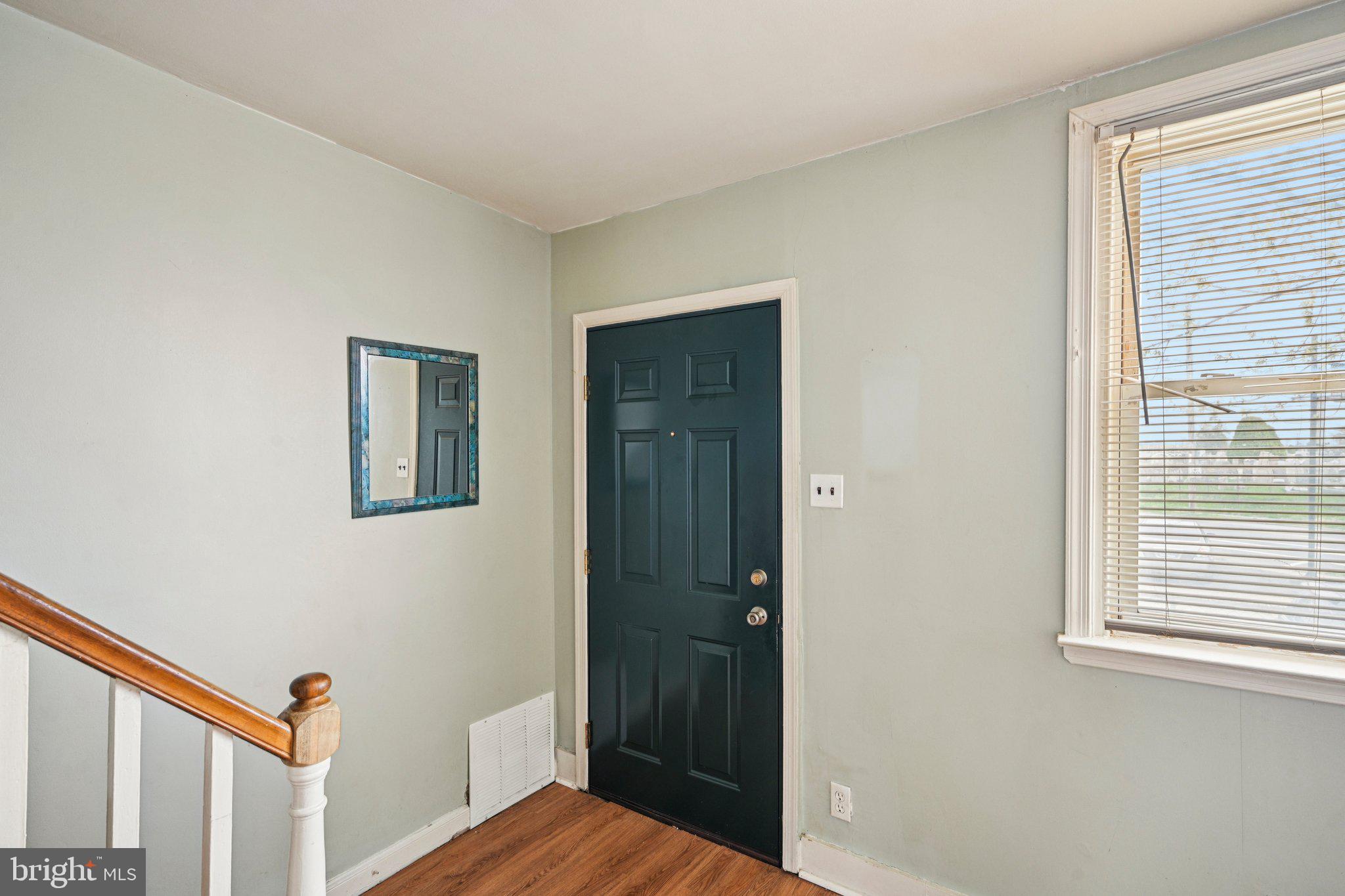 OXFORD CIRCLE - Residential