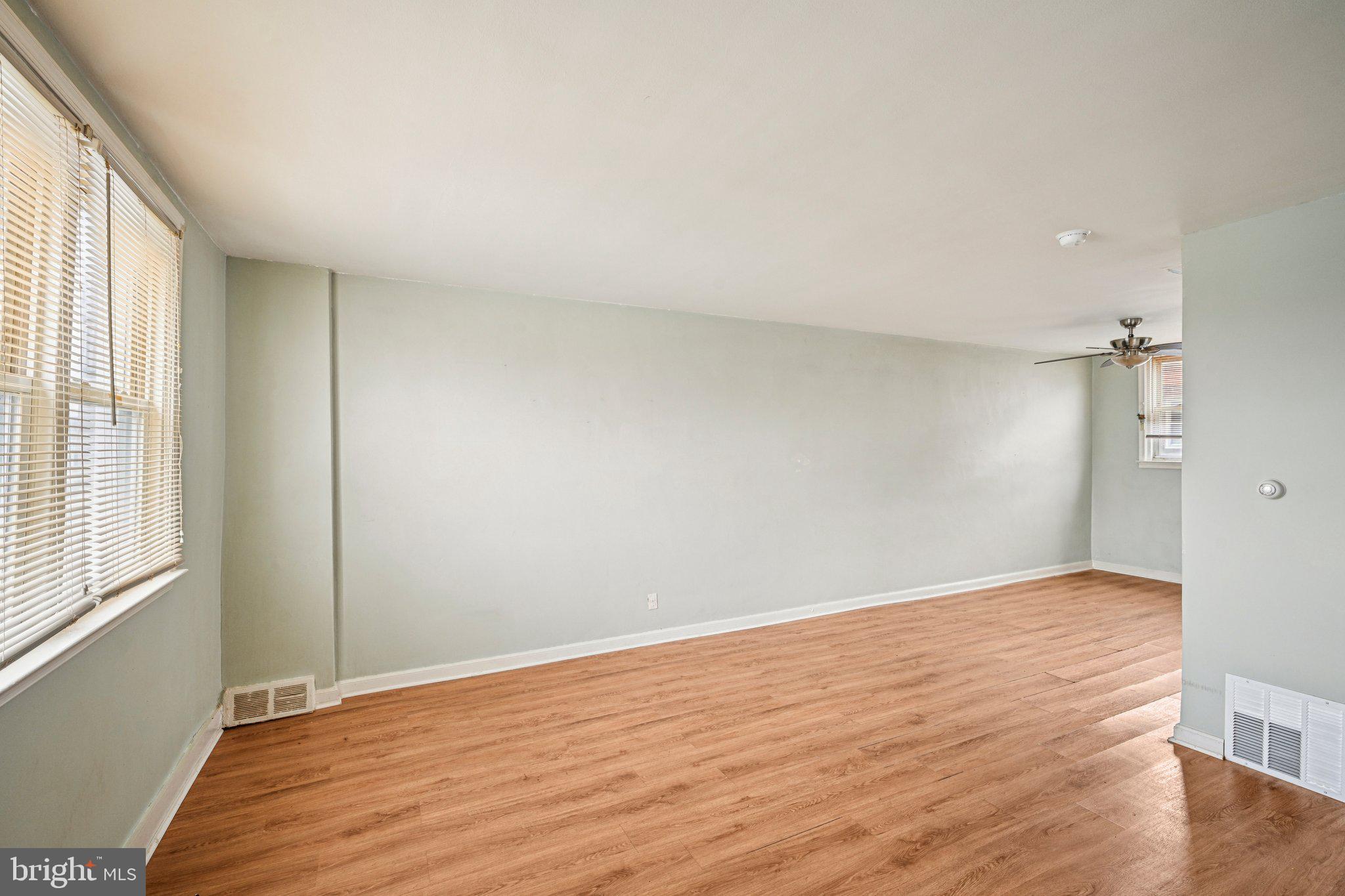 OXFORD CIRCLE - Residential